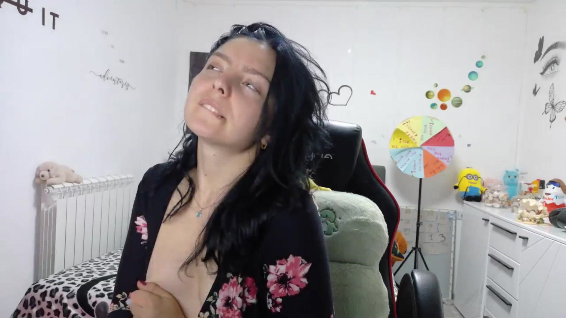 Gallery image thumbnail from YreneA's myfreecams stream on, 10/07/2025, 13:36 image 8 of 20