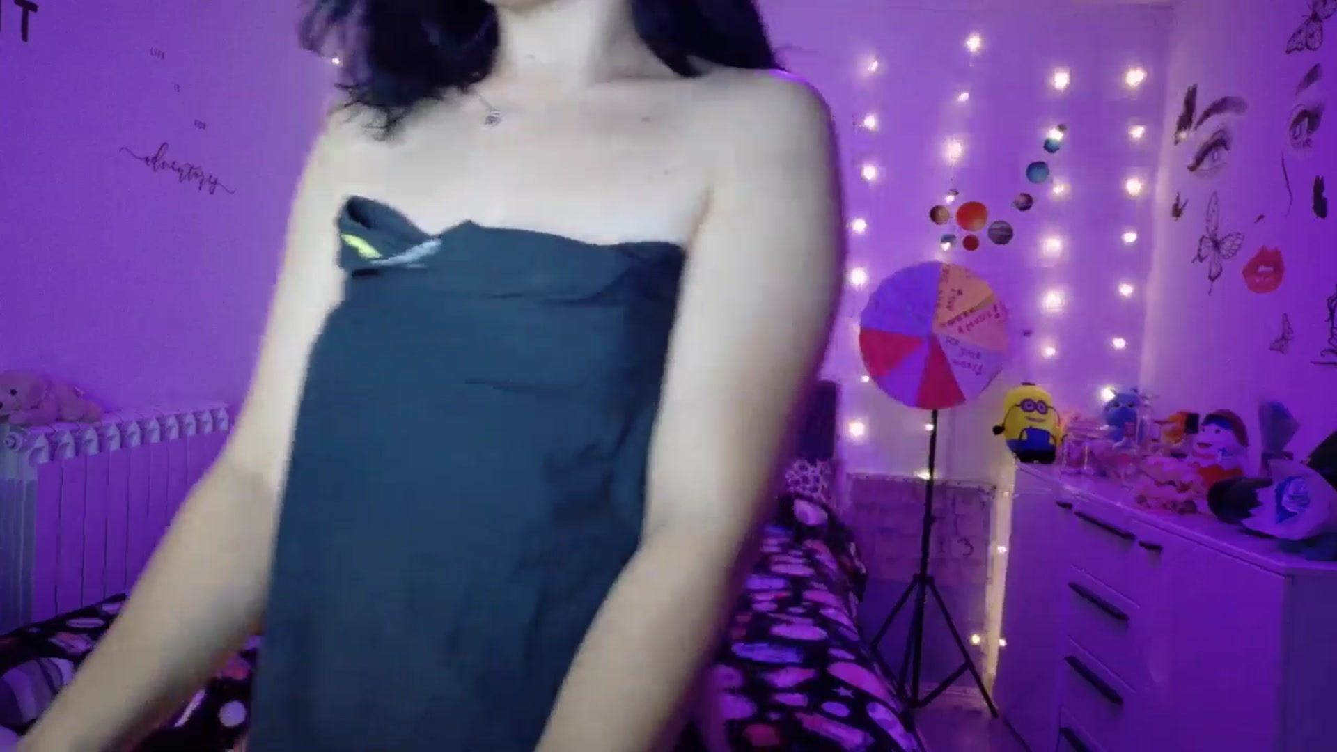 Gallery image thumbnail from YreneA's myfreecams stream on, 10/10/2025, 18:20 image 7 of 20