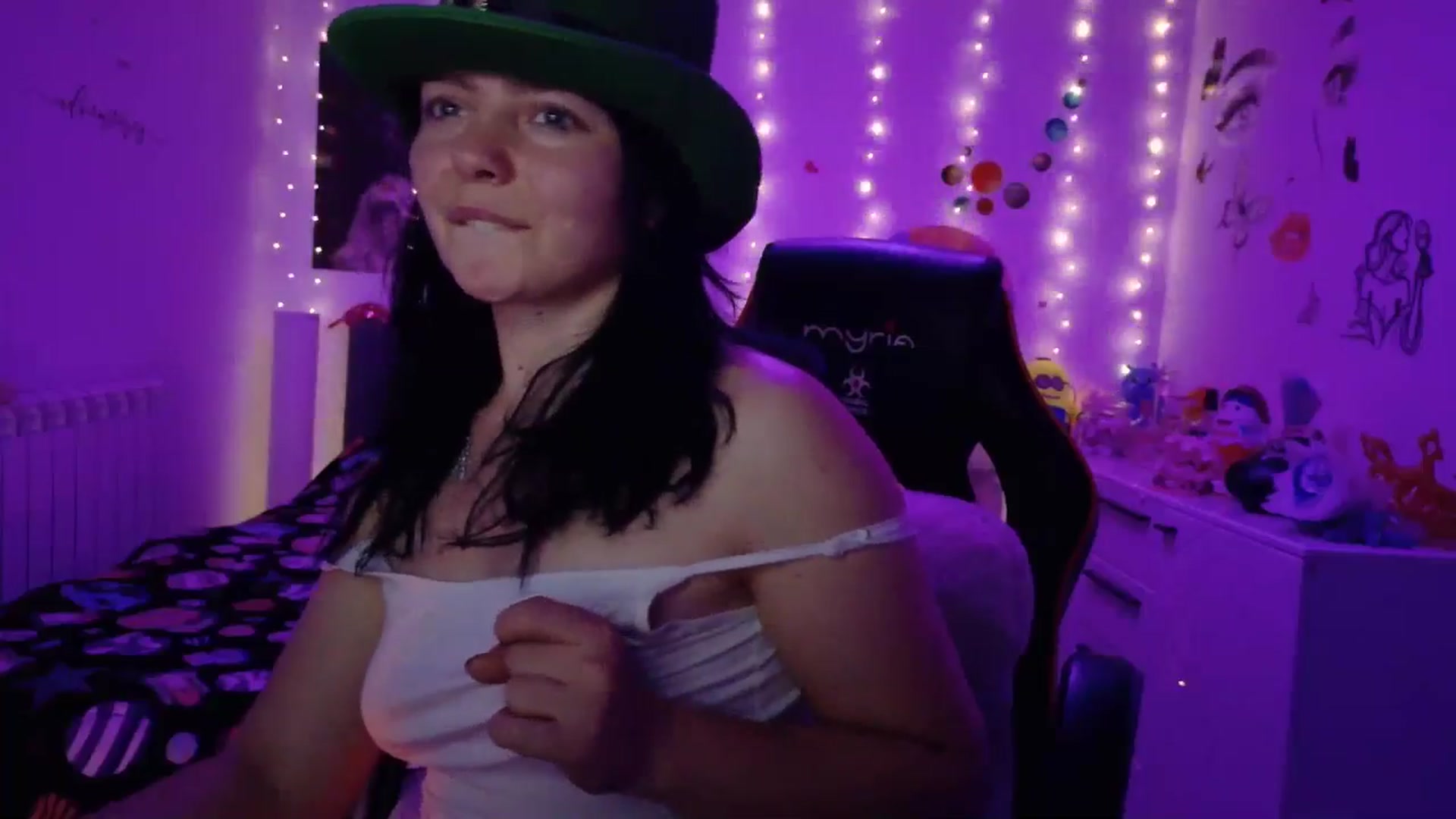 Gallery image thumbnail from YreneA's myfreecams stream on, 10/11/2025, 15:40 image 12 of 20