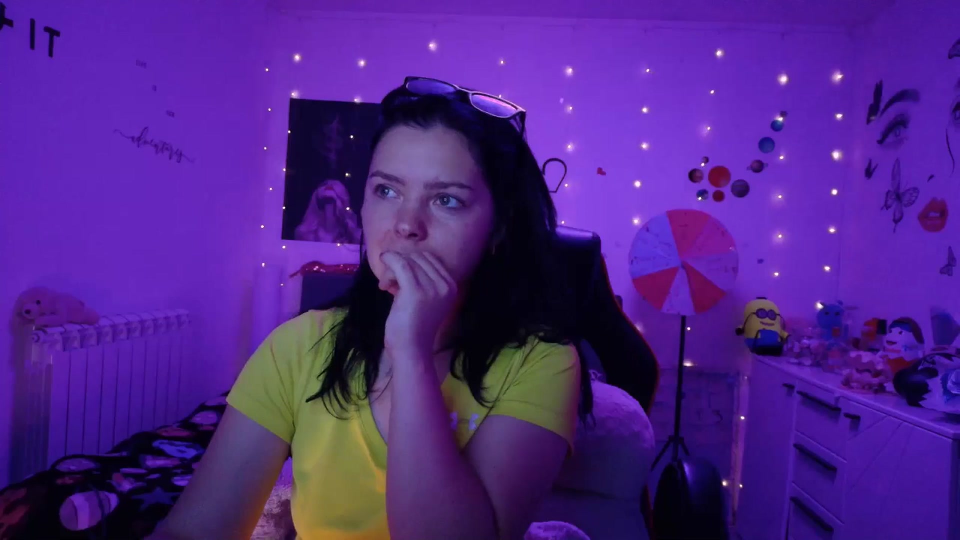Gallery image thumbnail from YreneA's myfreecams stream on, 10/16/2025, 07:30 image 18 of 20