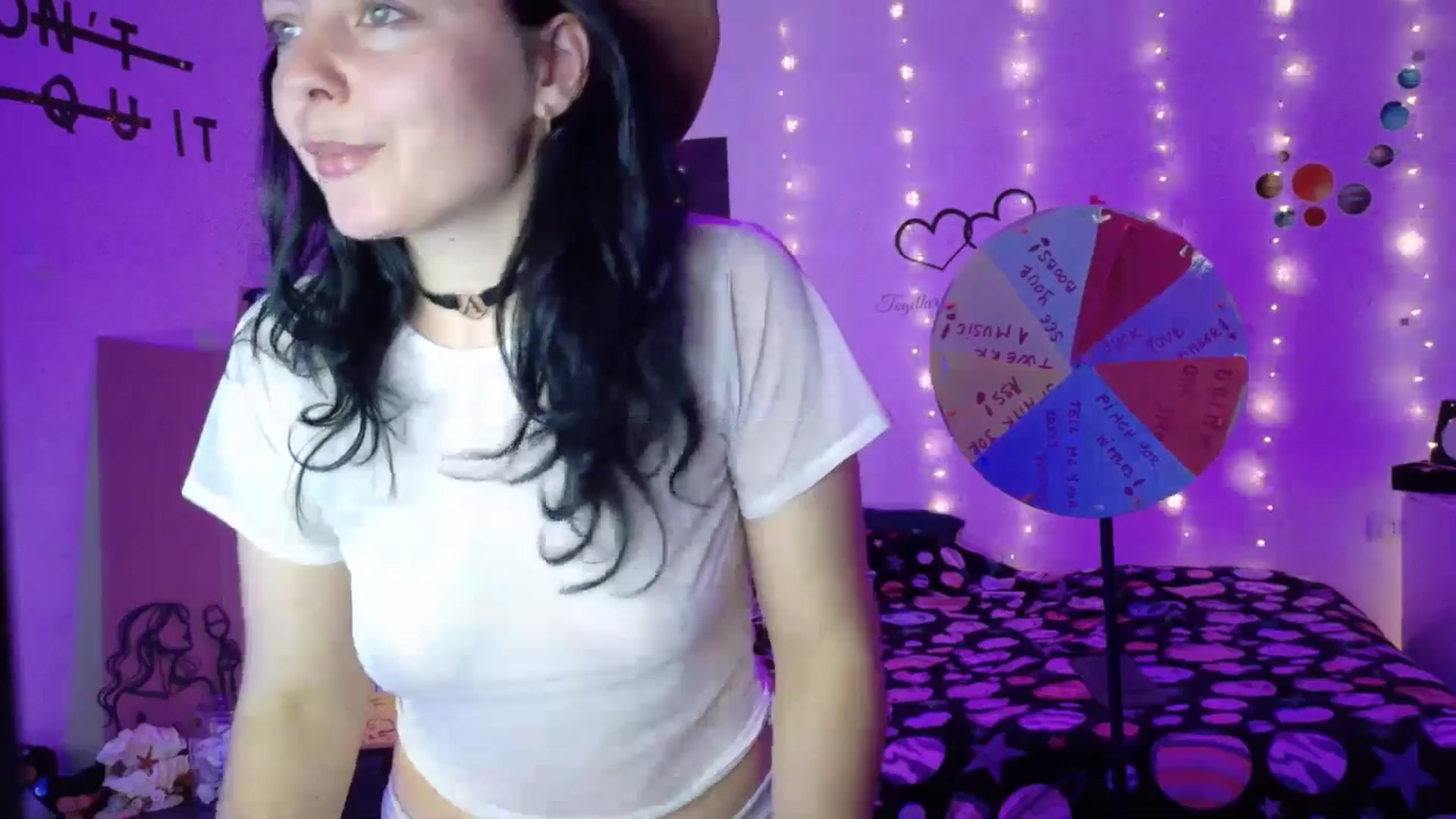 Gallery image thumbnail from YreneA's myfreecams stream on, 10/25/2025, 07:52 image 16 of 20