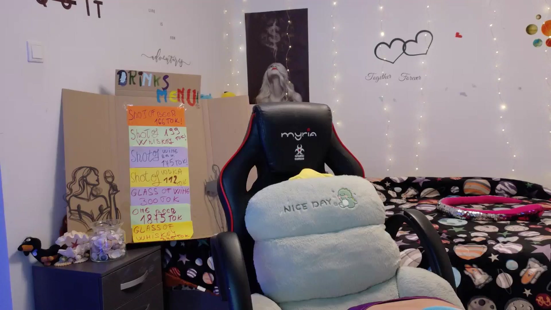 Gallery image thumbnail from YreneA's myfreecams stream on, 10/31/2025, 14:05 image 5 of 20