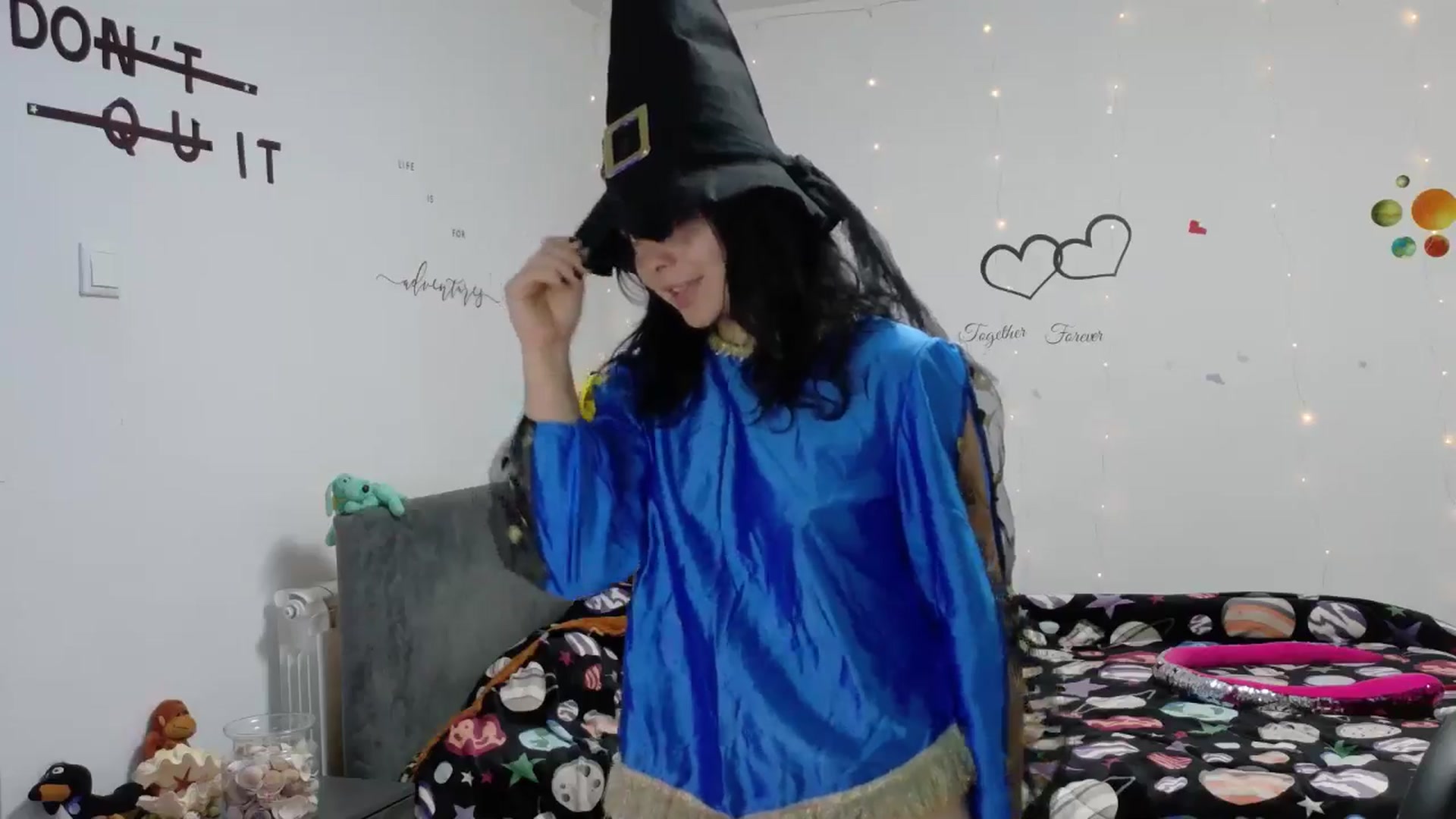 Gallery image thumbnail from YreneA's myfreecams stream on, 10/31/2025, 19:28 image 3 of 20