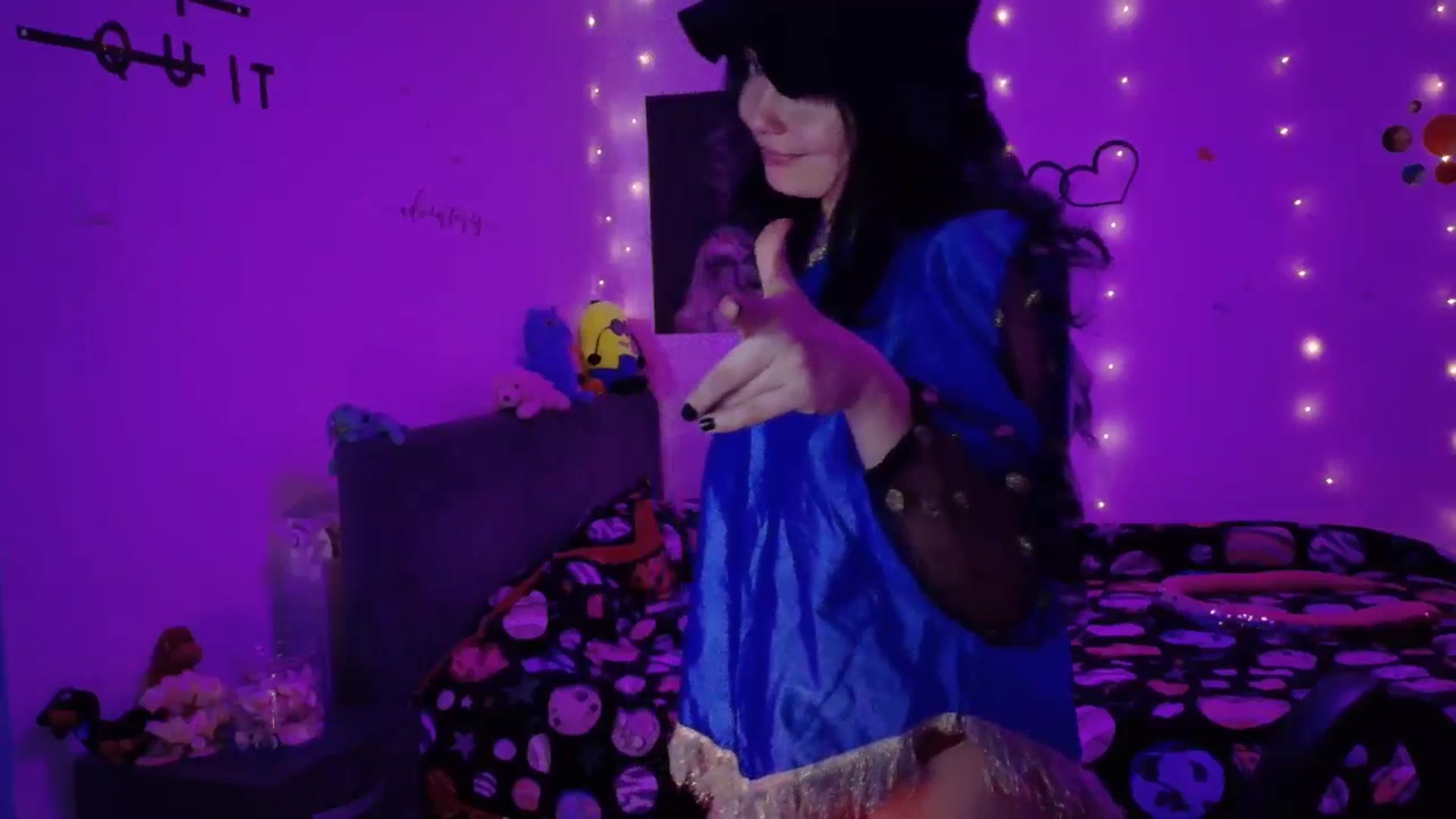 Gallery image thumbnail from YreneA's myfreecams stream on, 10/31/2025, 19:28 image 18 of 20