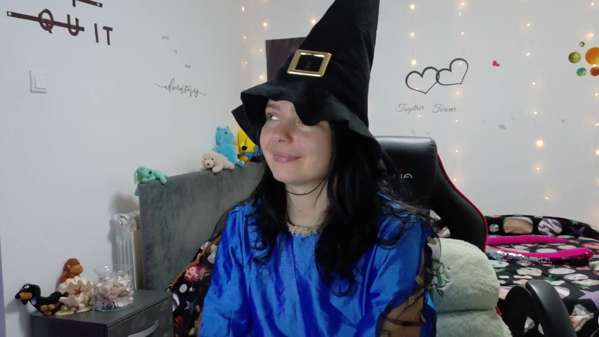 Gallery image thumbnail from YreneA's myfreecams stream on, 10/31/2025, 19:28 image 14 of 20