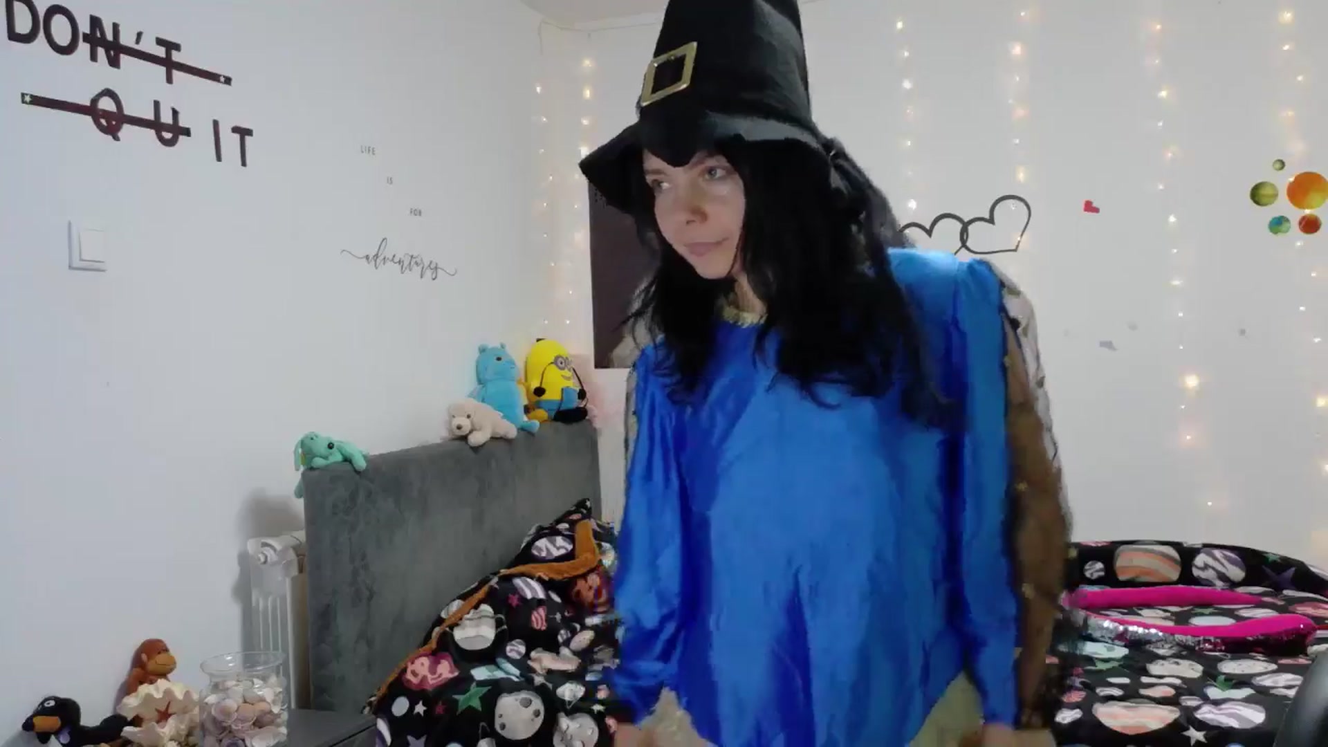 Gallery image thumbnail from YreneA's myfreecams stream on, 10/31/2025, 19:28 image 6 of 20