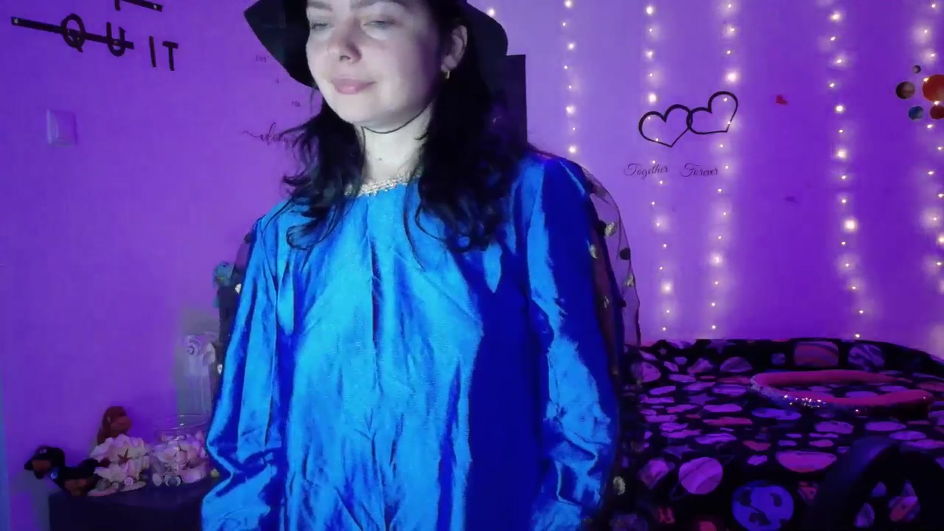 Gallery image thumbnail from YreneA's myfreecams stream on, 10/31/2025, 19:28 image 19 of 20