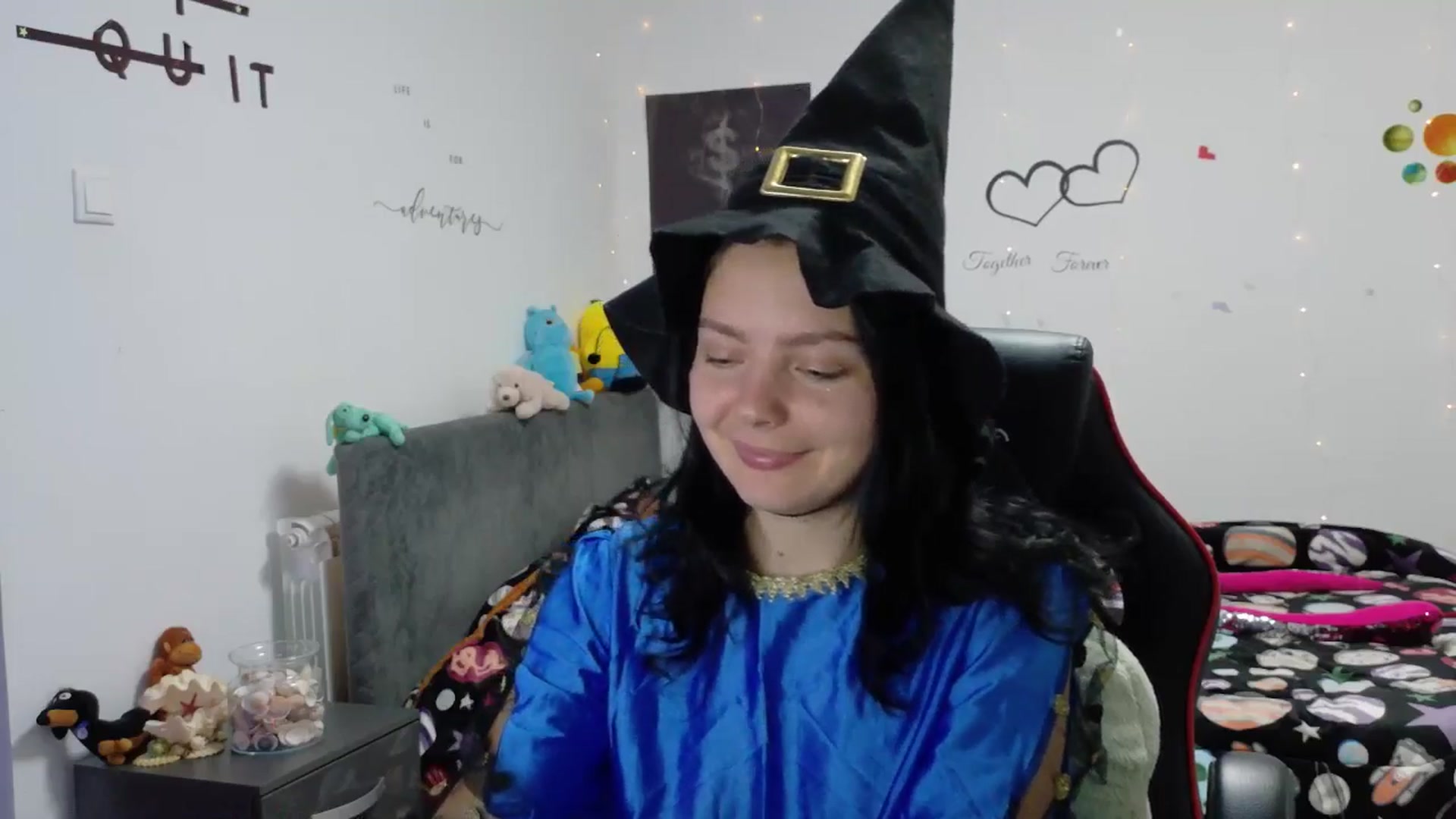 Gallery image thumbnail from YreneA's myfreecams stream on, 10/31/2025, 19:28 image 11 of 20