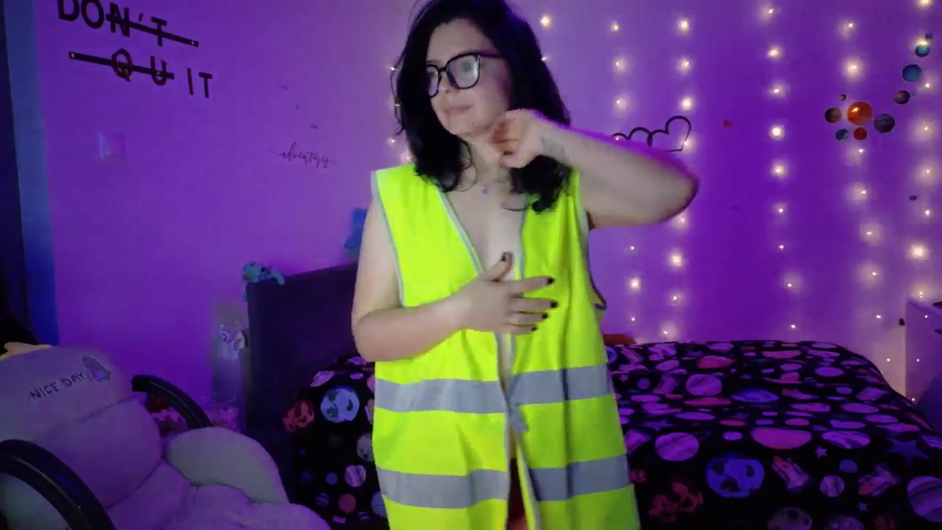Gallery image thumbnail from YreneA's myfreecams stream on, 11/02/2025, 06:55 image 8 of 20
