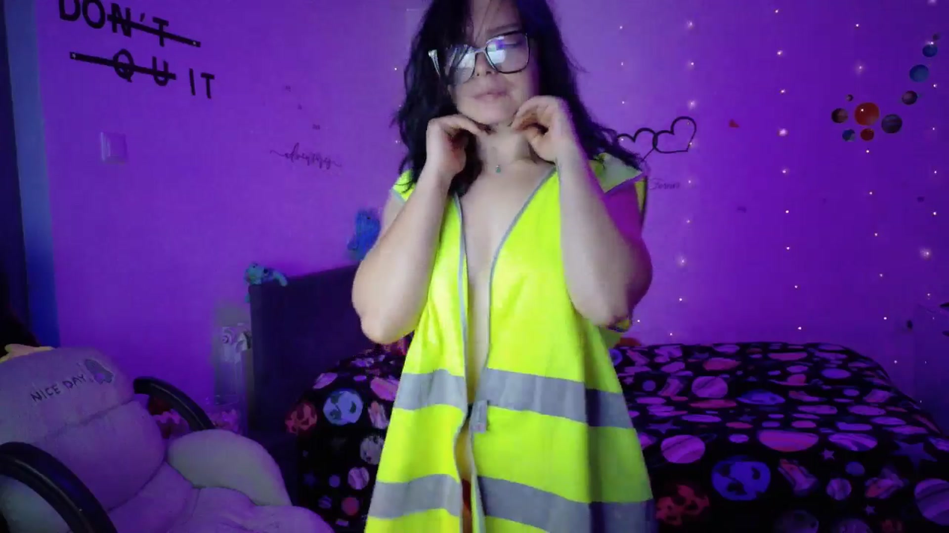 Gallery image thumbnail from YreneA's myfreecams stream on, 11/02/2025, 06:55 image 16 of 20