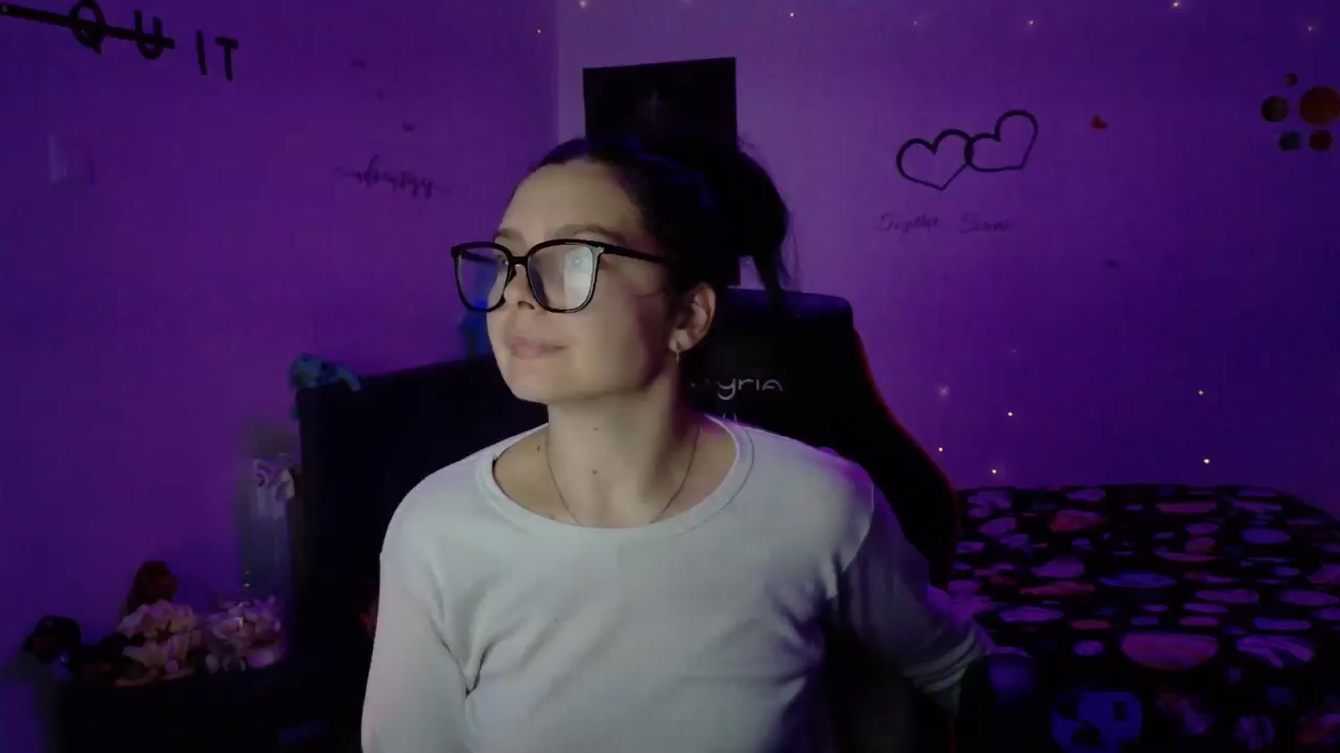 Gallery image thumbnail from YreneA's myfreecams stream on, 11/02/2025, 15:42 image 10 of 20