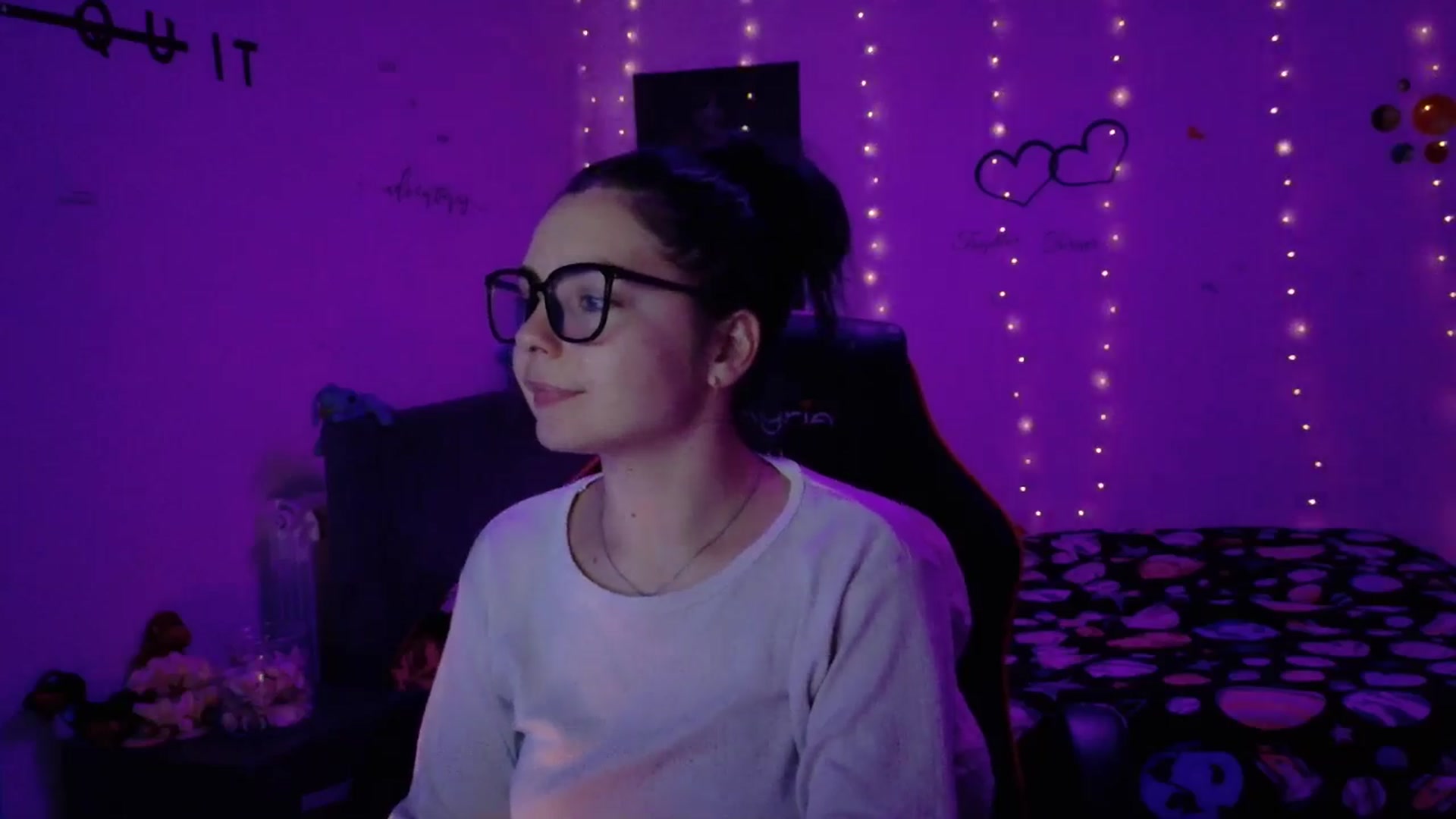 Gallery image thumbnail from YreneA's myfreecams stream on, 11/02/2025, 15:42 image 17 of 20