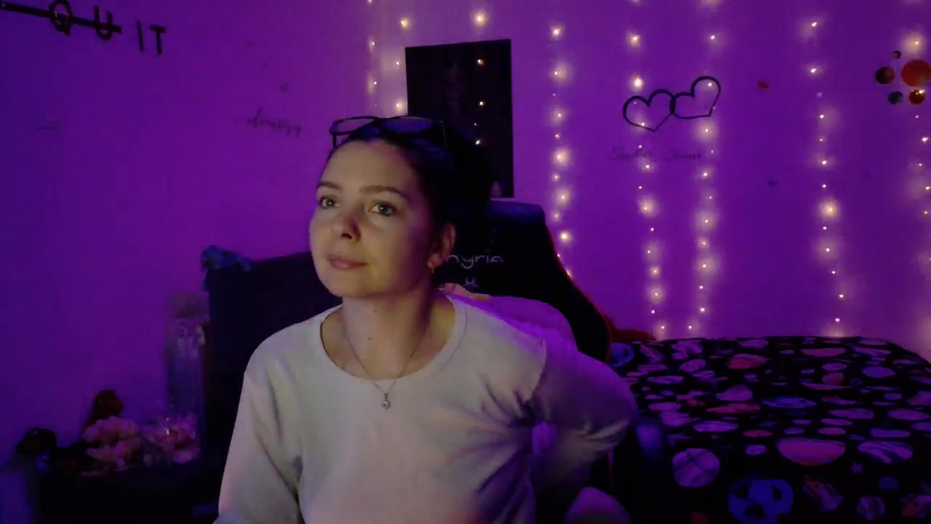 Gallery image thumbnail from YreneA's myfreecams stream on, 11/02/2025, 15:42 image 4 of 20