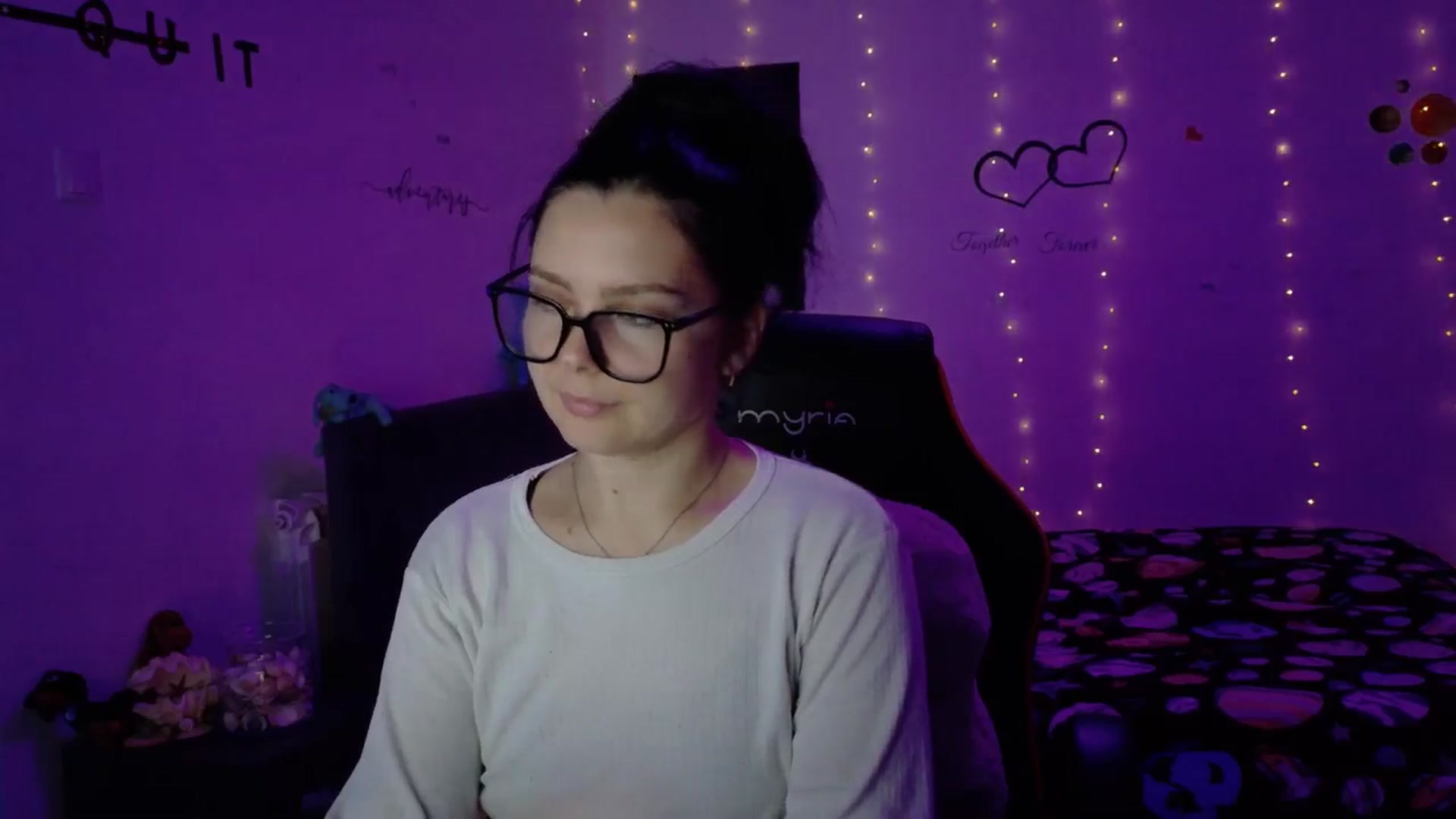 Gallery image thumbnail from YreneA's myfreecams stream on, 11/02/2025, 15:42 image 9 of 20