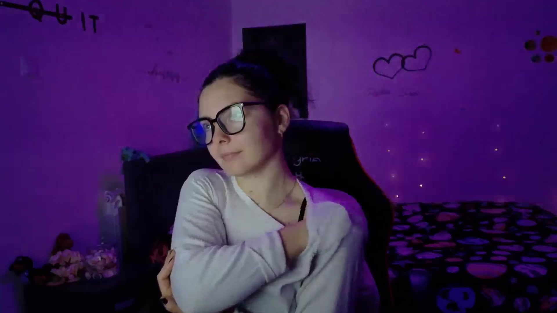 Gallery image thumbnail from YreneA's myfreecams stream on, 11/02/2025, 15:42 image 18 of 20