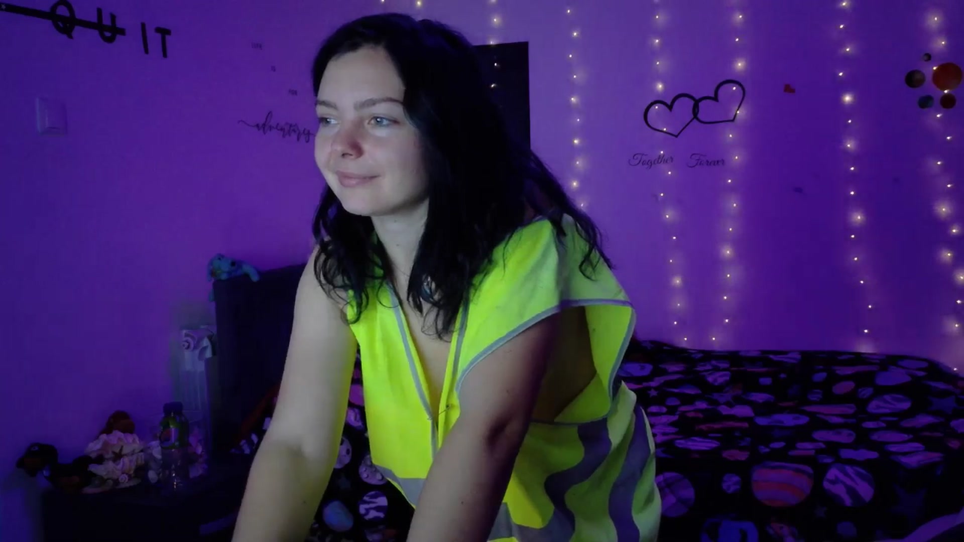 Gallery image thumbnail from YreneA's myfreecams stream on, 11/03/2025, 06:00 image 15 of 20