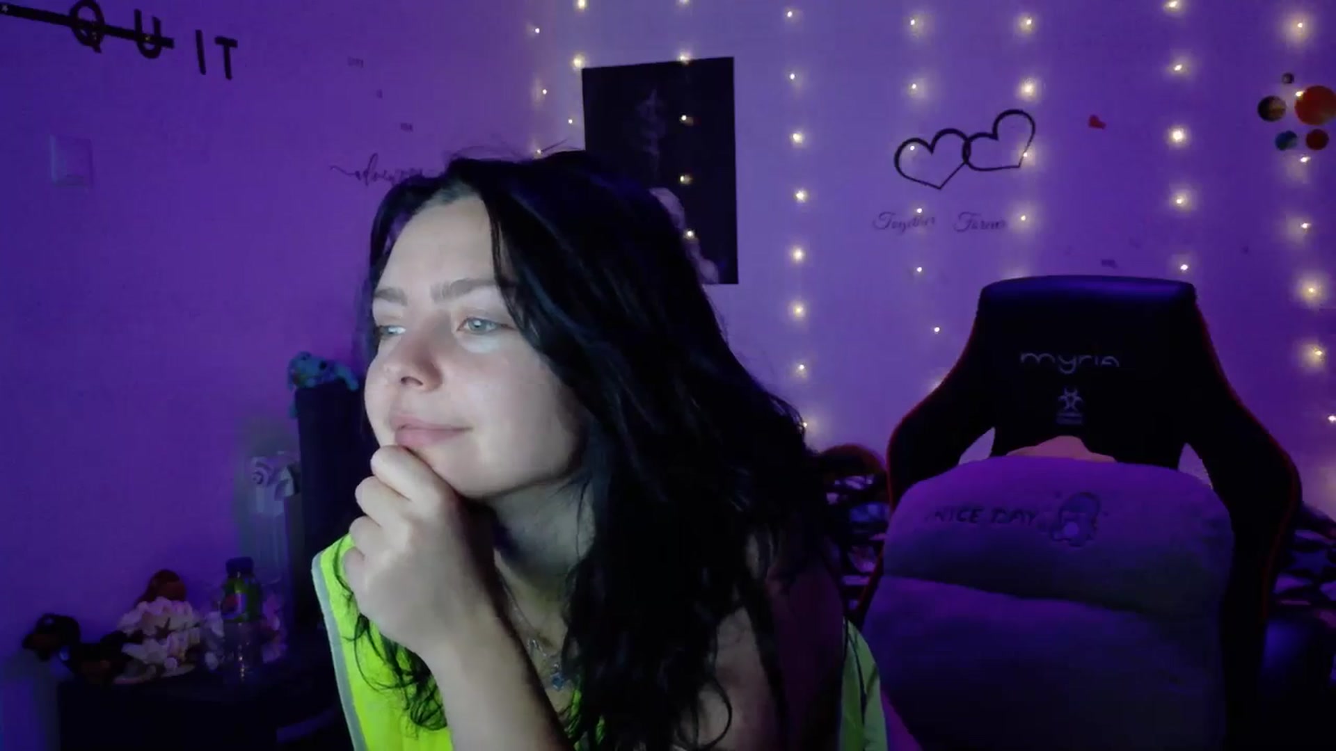 Gallery image thumbnail from YreneA's myfreecams stream on, 11/03/2025, 06:00 image 5 of 20
