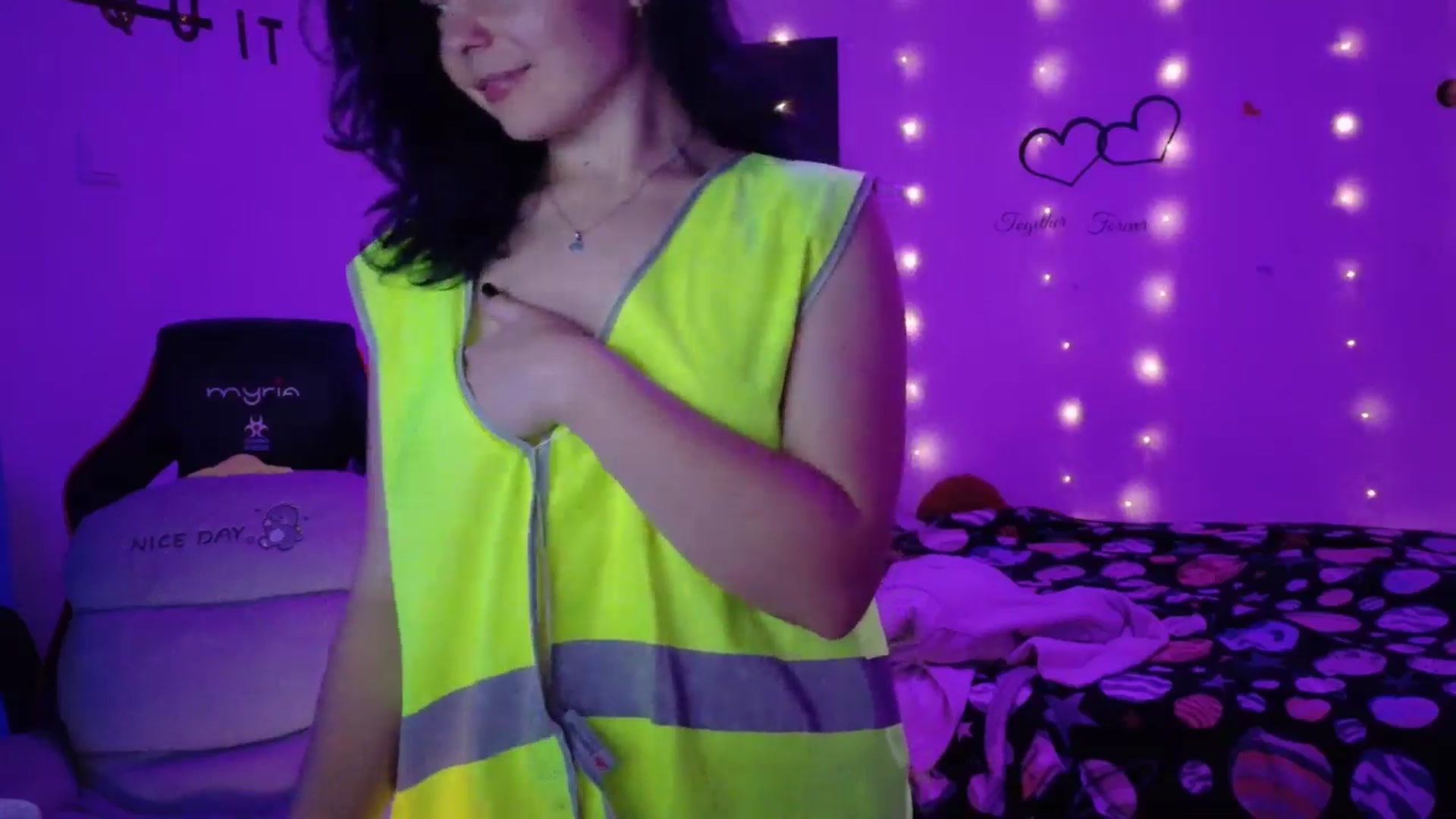 Gallery image thumbnail from YreneA's myfreecams stream on, 11/03/2025, 16:34 image 4 of 20