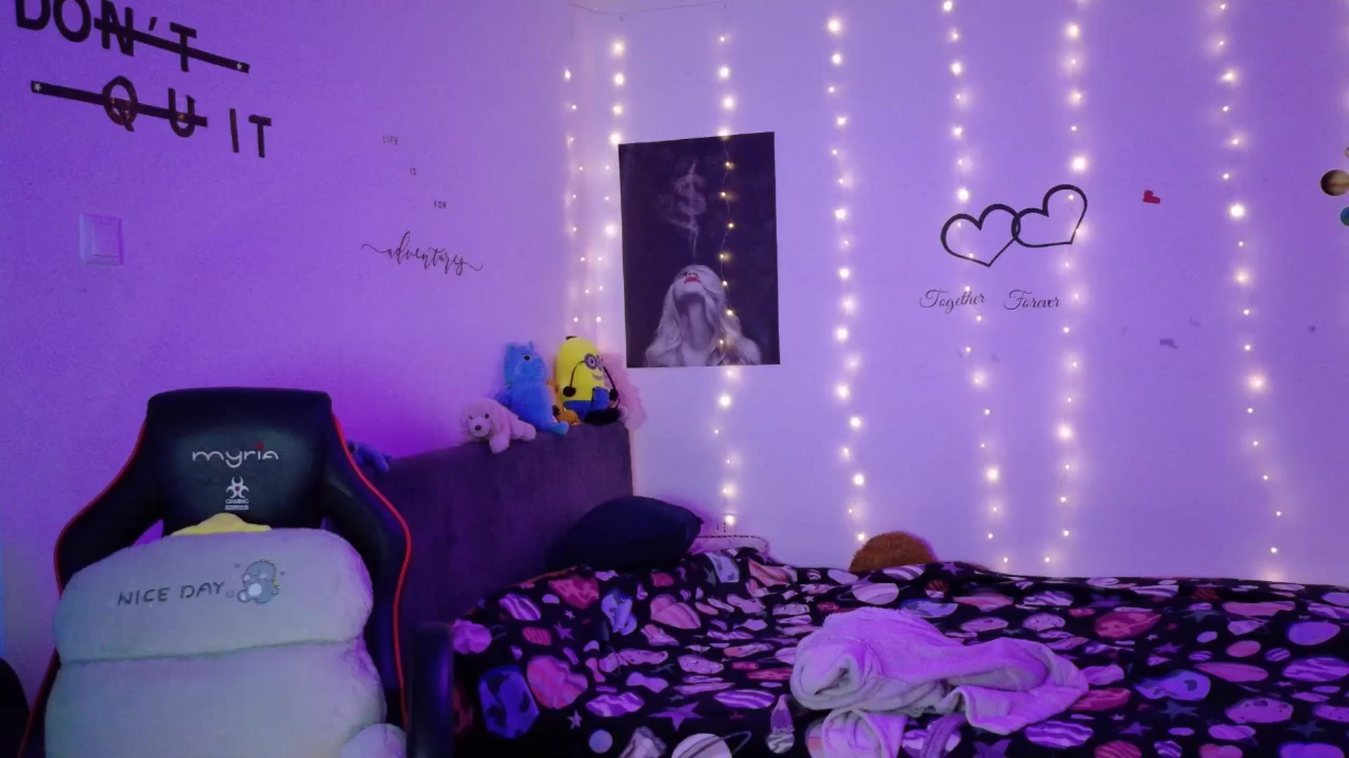 Gallery image thumbnail from YreneA's myfreecams stream on, 11/03/2025, 16:34 image 7 of 20