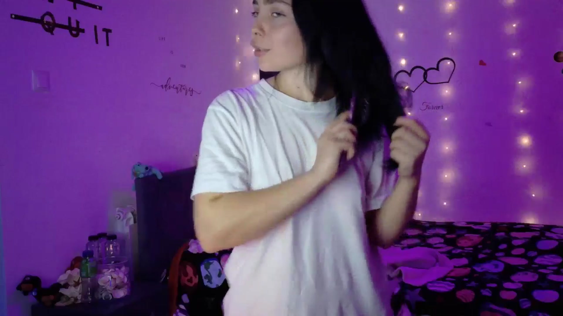 Gallery image thumbnail from YreneA's myfreecams stream on, 11/03/2025, 16:34 image 16 of 20