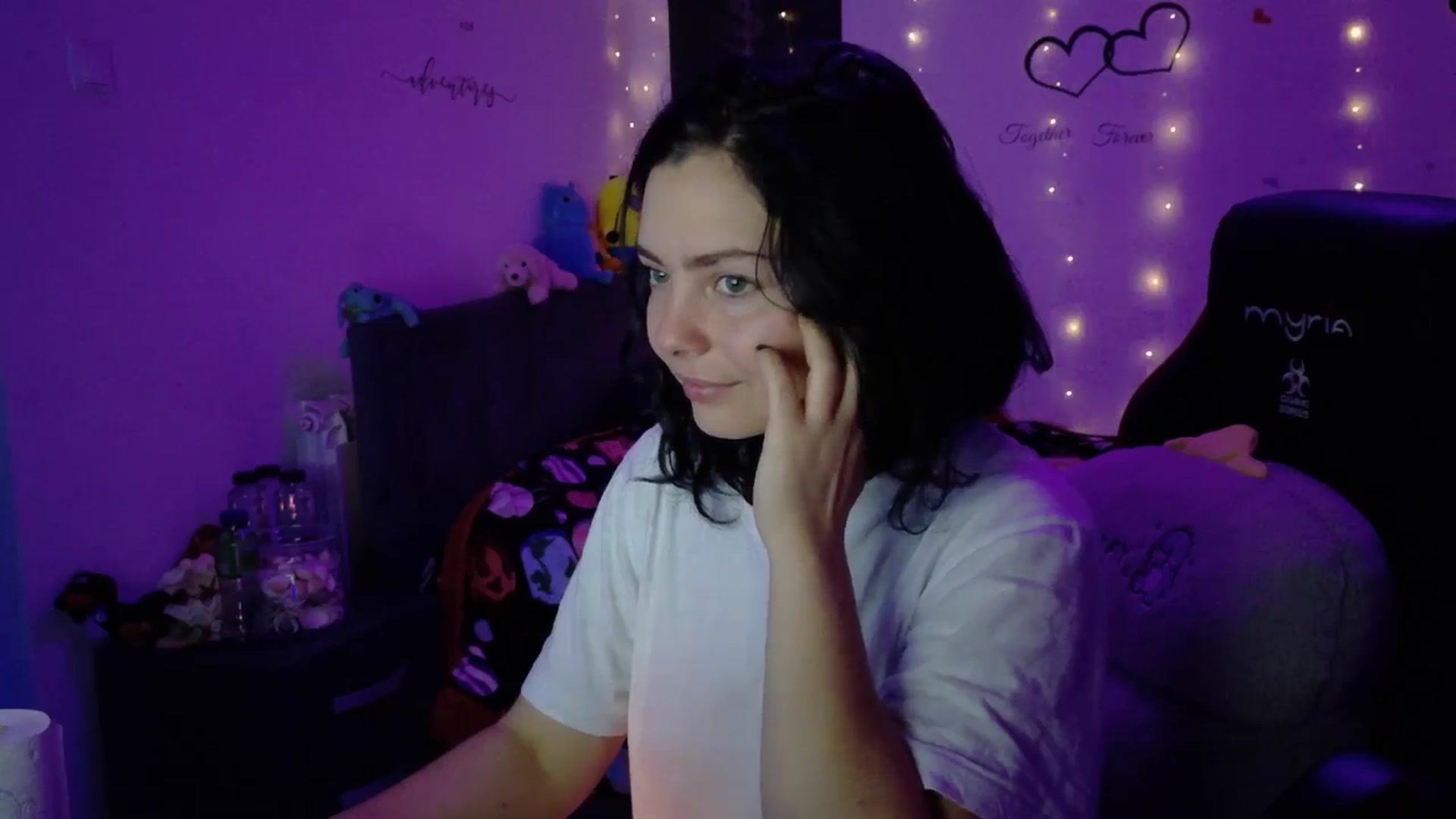 Gallery image thumbnail from YreneA's myfreecams stream on, 11/03/2025, 16:34 image 9 of 20