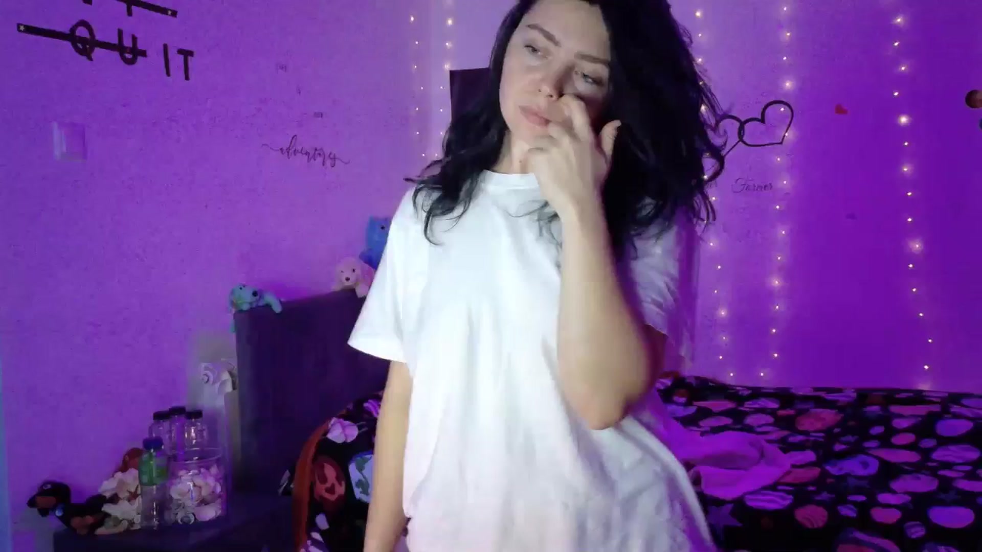 Gallery image thumbnail from YreneA's myfreecams stream on, 11/03/2025, 16:34 image 14 of 20