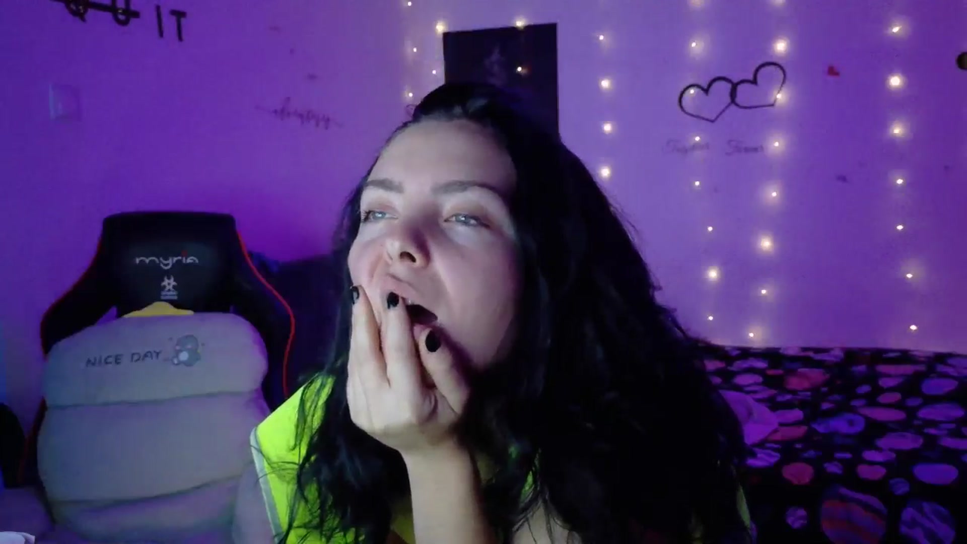 Gallery image thumbnail from YreneA's myfreecams stream on, 11/03/2025, 16:34 image 5 of 20