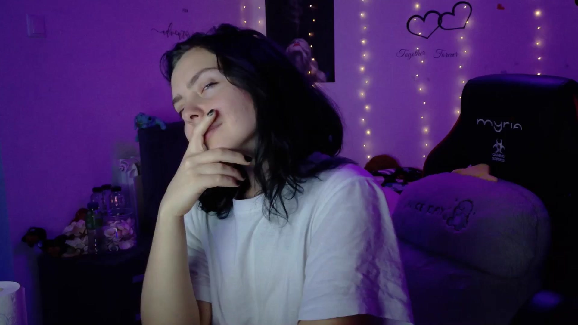Gallery image thumbnail from YreneA's myfreecams stream on, 11/03/2025, 16:34 image 13 of 20