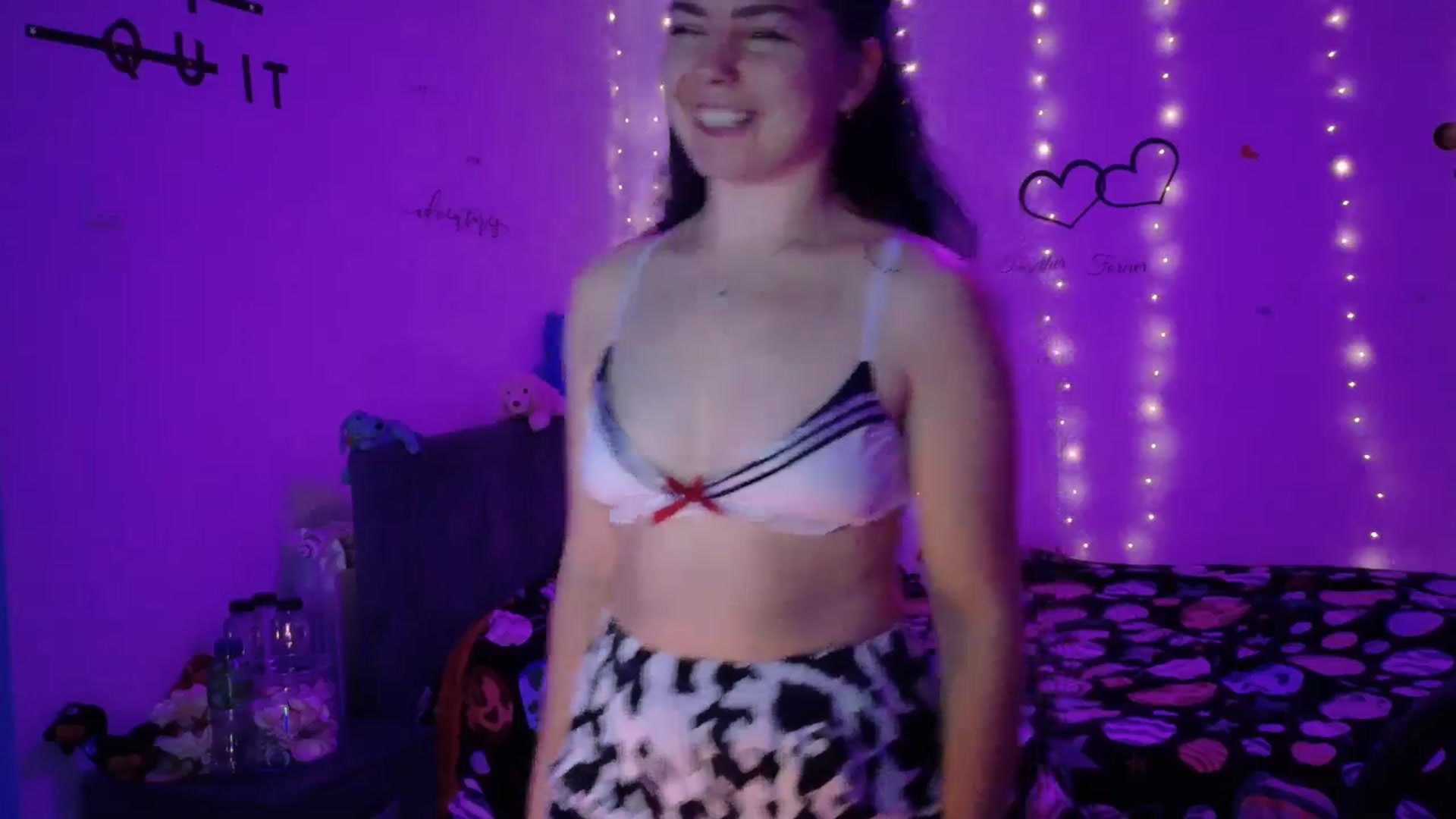 Gallery image thumbnail from YreneA's myfreecams stream on, 11/03/2025, 19:06 image 5 of 20