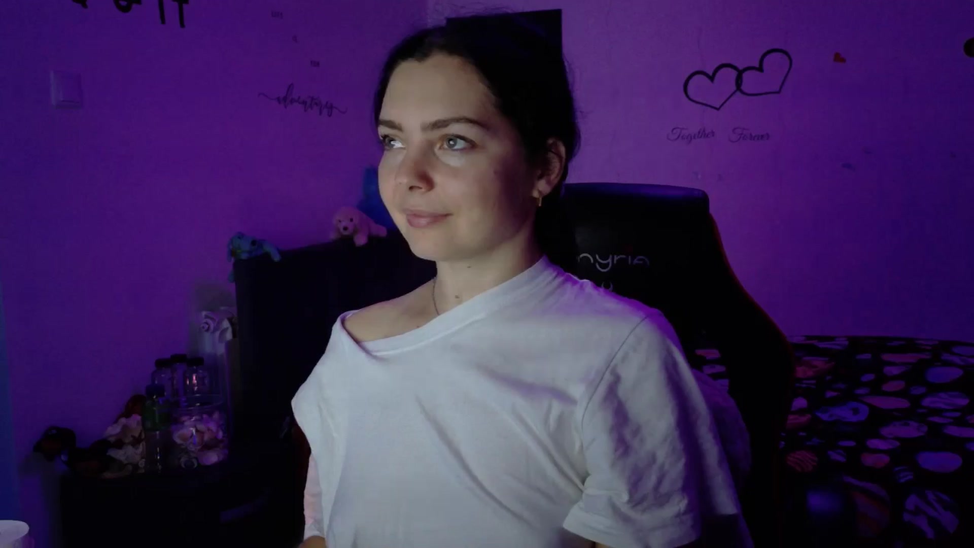 Gallery image thumbnail from YreneA's myfreecams stream on, 11/03/2025, 19:06 image 2 of 20