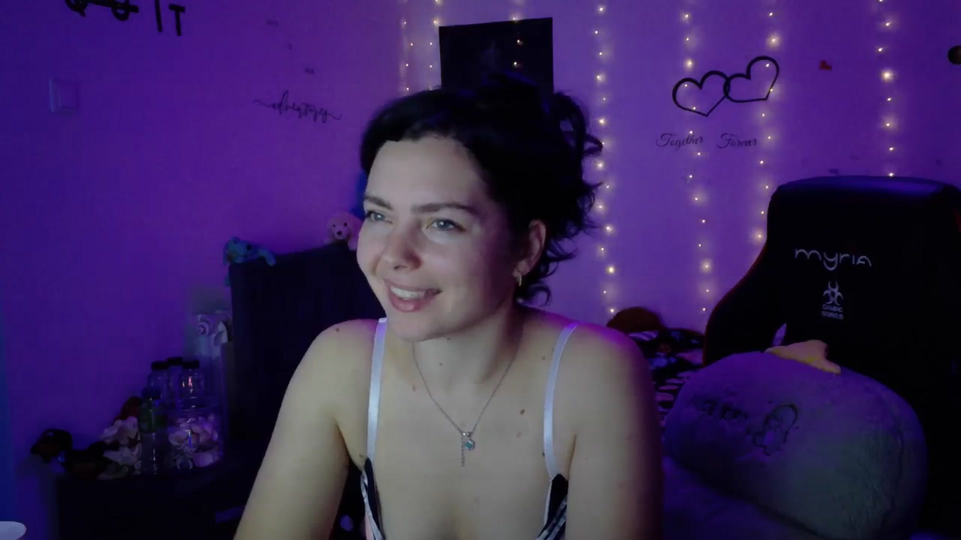 Gallery image thumbnail from YreneA's myfreecams stream on, 11/03/2025, 19:06 image 12 of 20