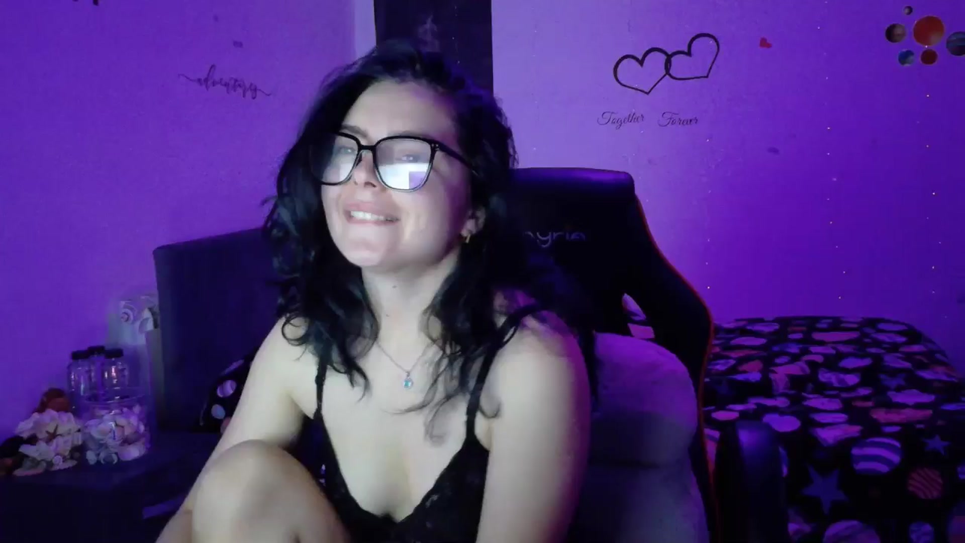 Gallery image thumbnail from YreneA's myfreecams stream on, 11/04/2025, 06:33 image 1 of 20