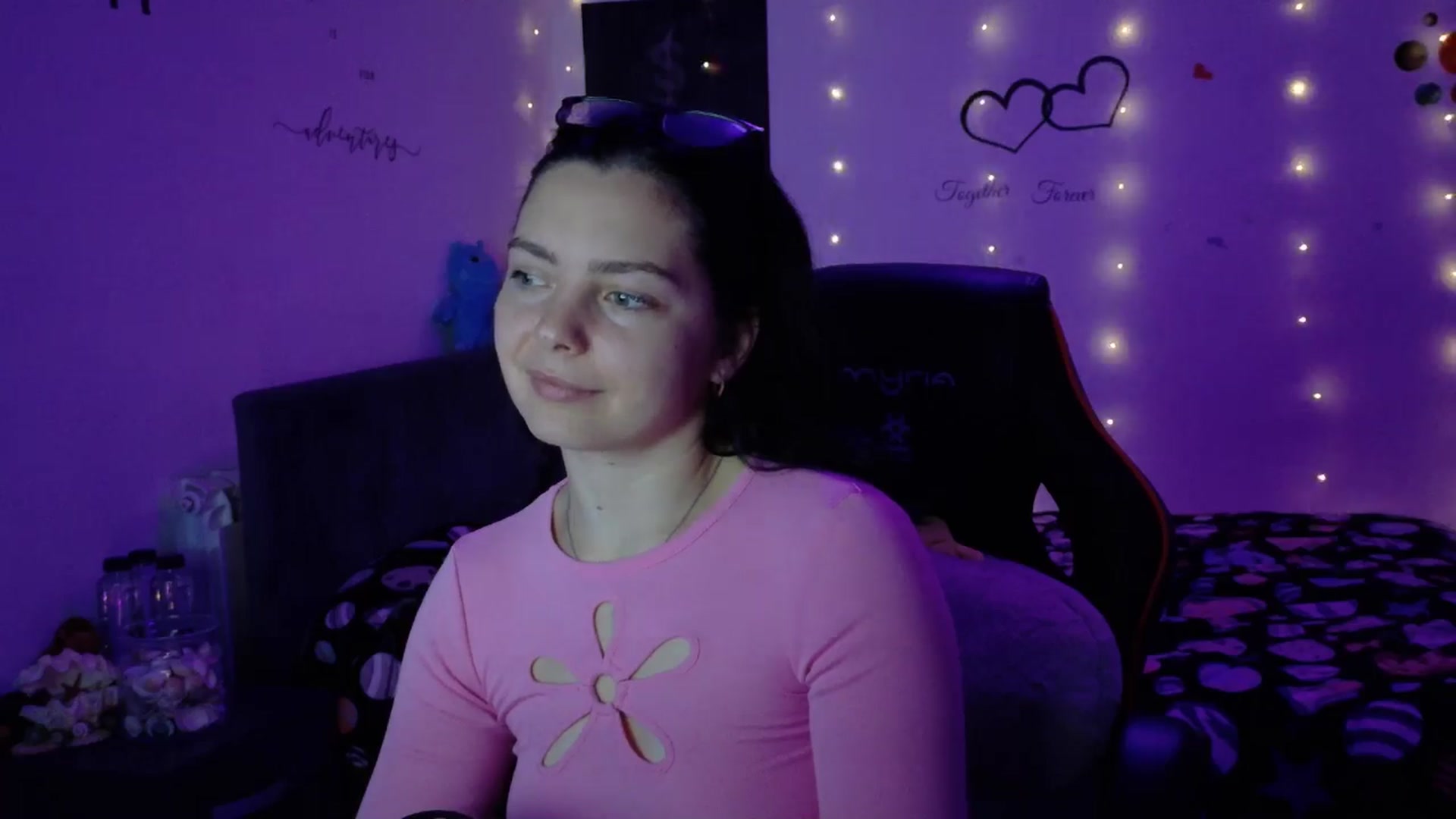 Gallery image thumbnail from YreneA's myfreecams stream on, 11/04/2025, 12:02 image 7 of 20