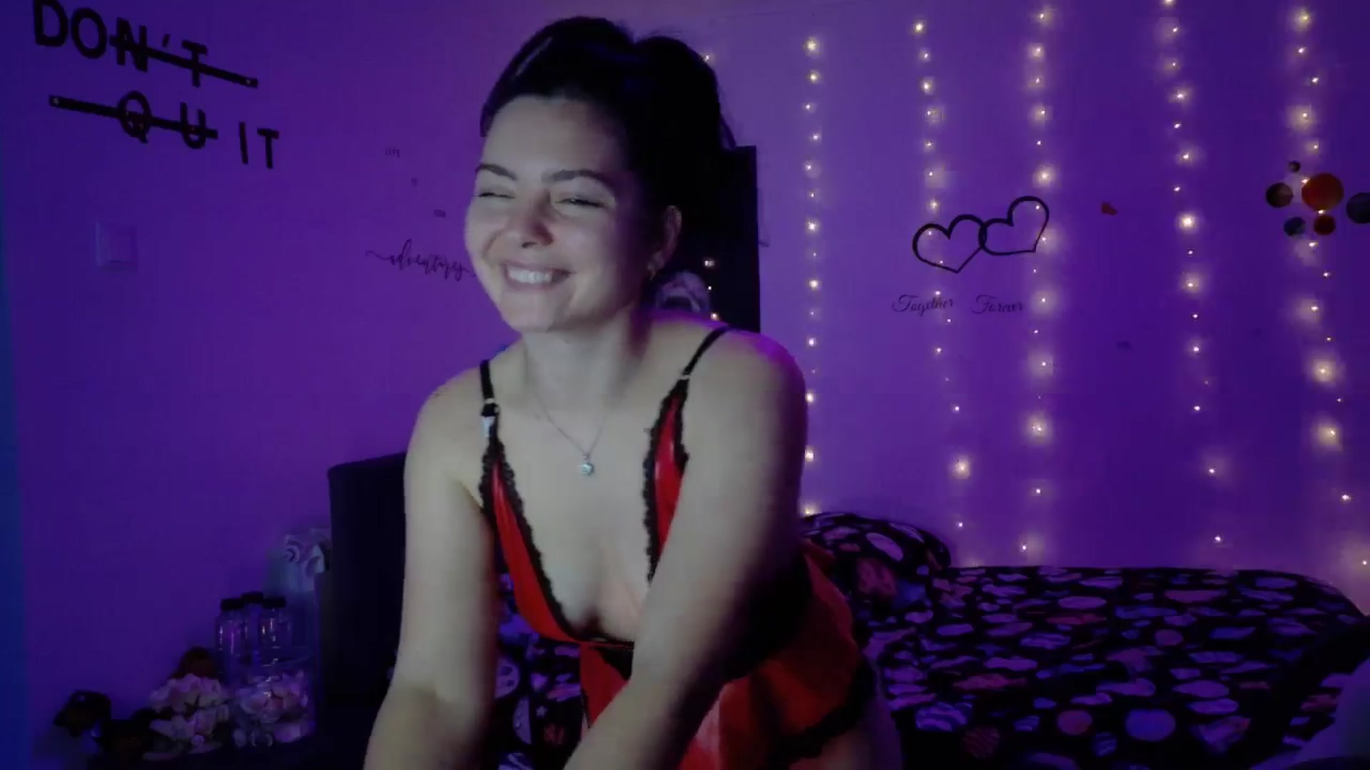 Gallery image thumbnail from YreneA's myfreecams stream on, 11/04/2025, 13:10 image 9 of 20