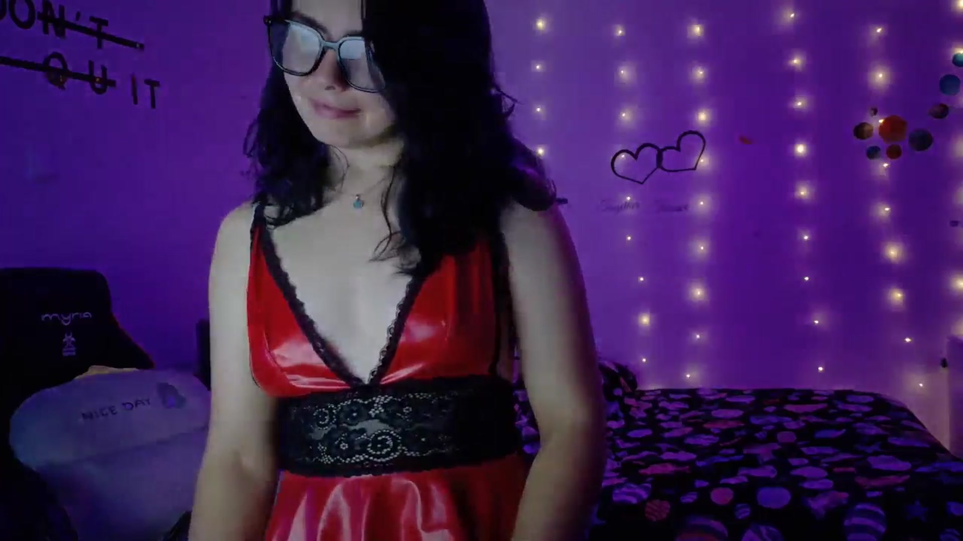 Gallery image thumbnail from YreneA's myfreecams stream on, 11/04/2025, 13:10 image 4 of 20