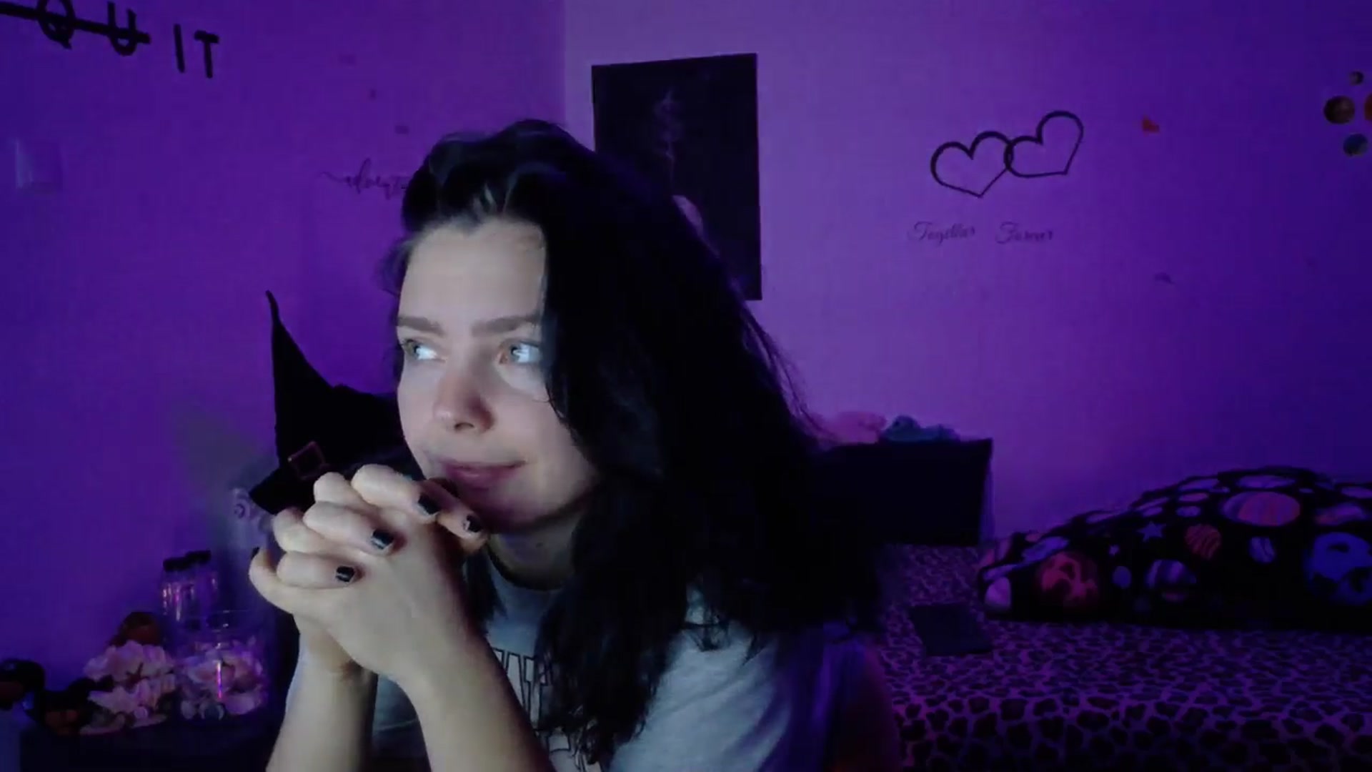 Gallery image thumbnail from YreneA's myfreecams stream on, 11/05/2025, 19:32 image 7 of 20