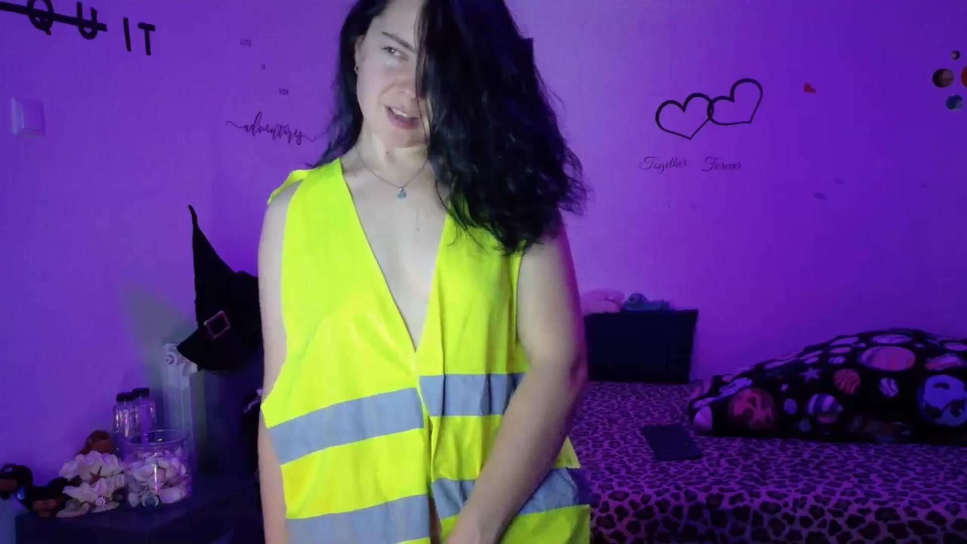 Gallery image thumbnail from YreneA's myfreecams stream on, 11/05/2025, 19:32 image 16 of 20