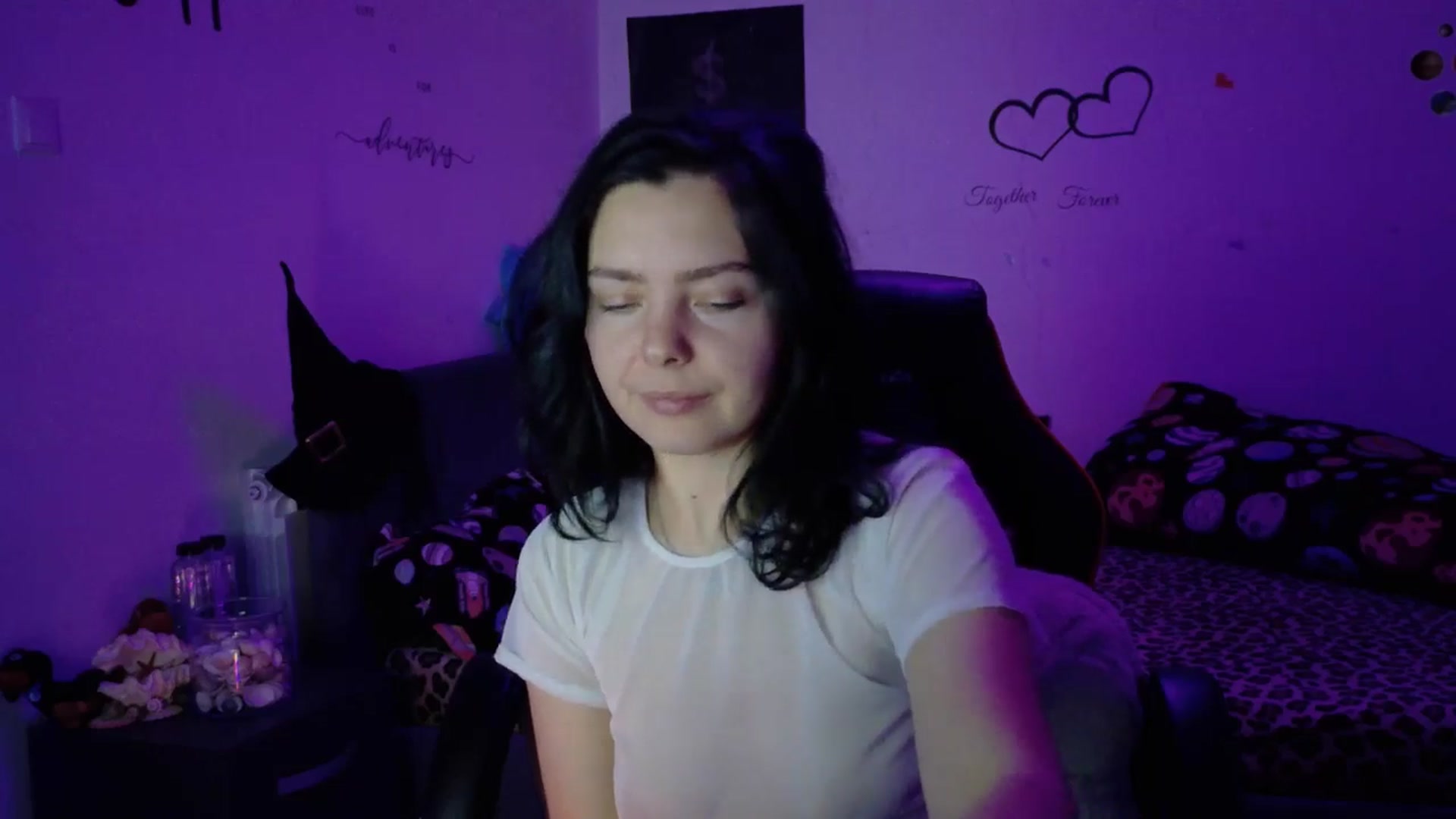 Gallery image thumbnail from YreneA's myfreecams stream on, 11/06/2025, 08:21 image 8 of 20