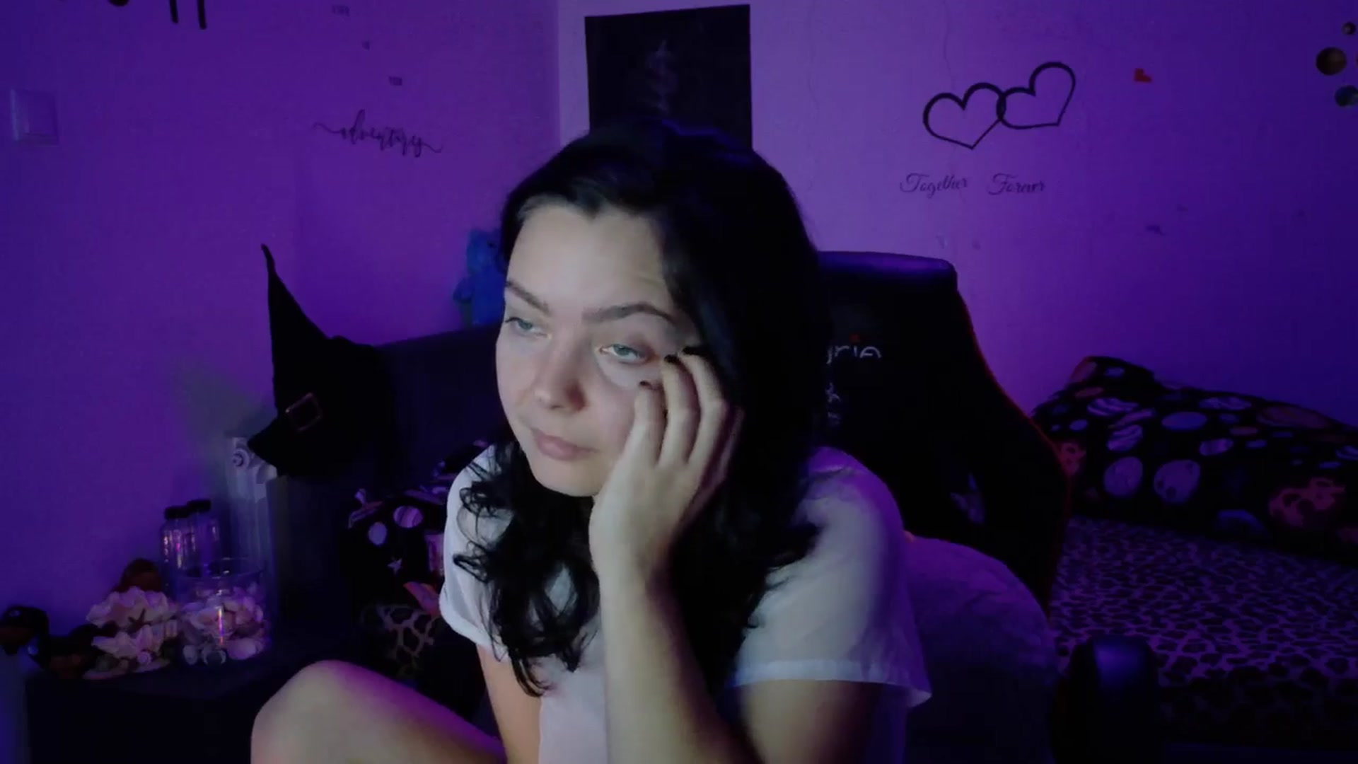 Gallery image thumbnail from YreneA's myfreecams stream on, 11/06/2025, 08:21 image 4 of 20