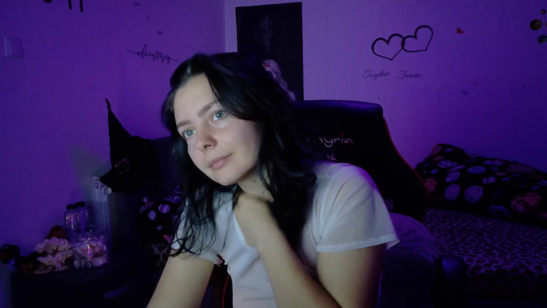 Gallery image thumbnail from YreneA's myfreecams stream on, 11/06/2025, 08:21 image 10 of 20