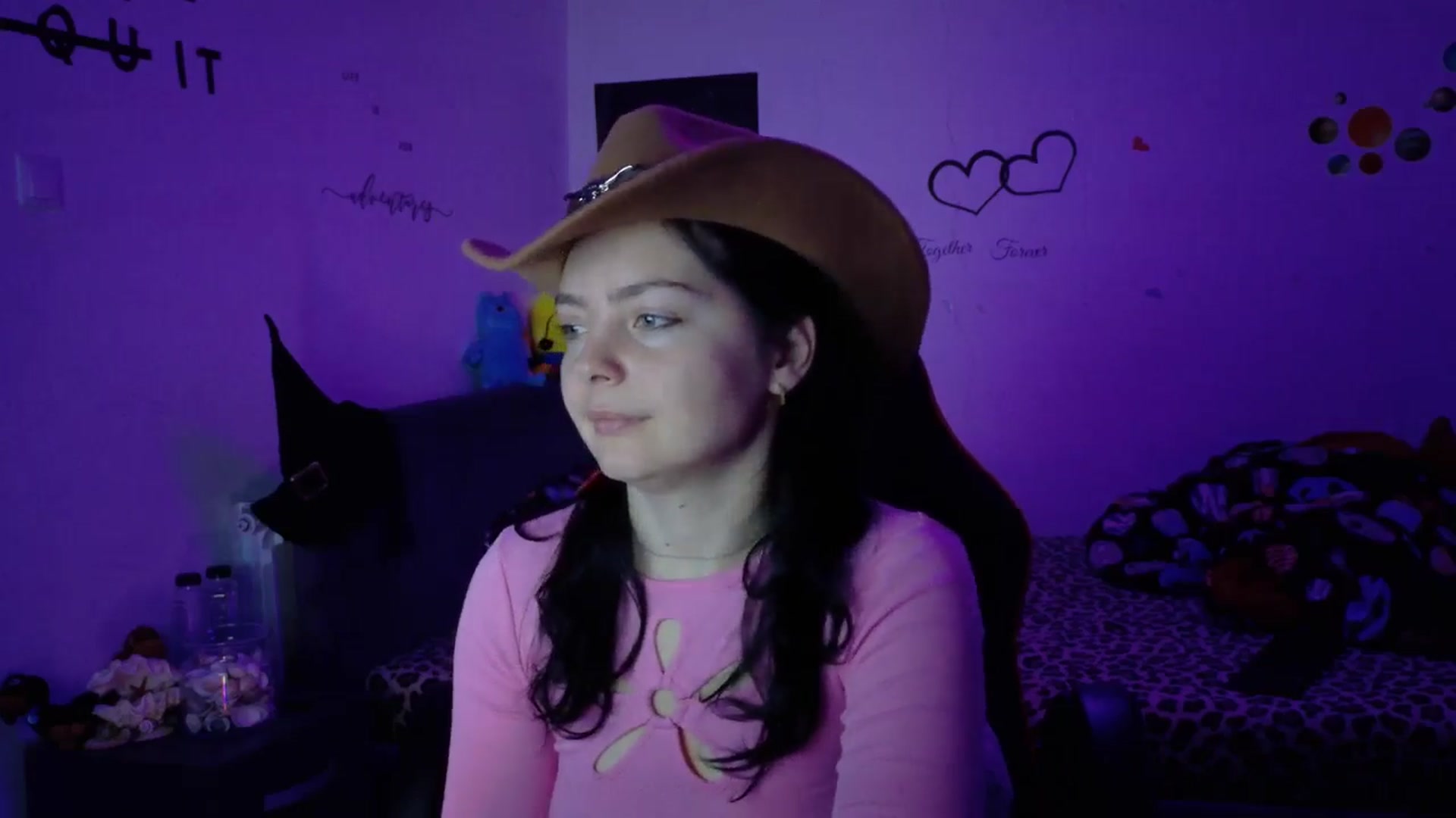 Gallery image thumbnail from YreneA's myfreecams stream on, 11/08/2025, 08:06 image 10 of 20