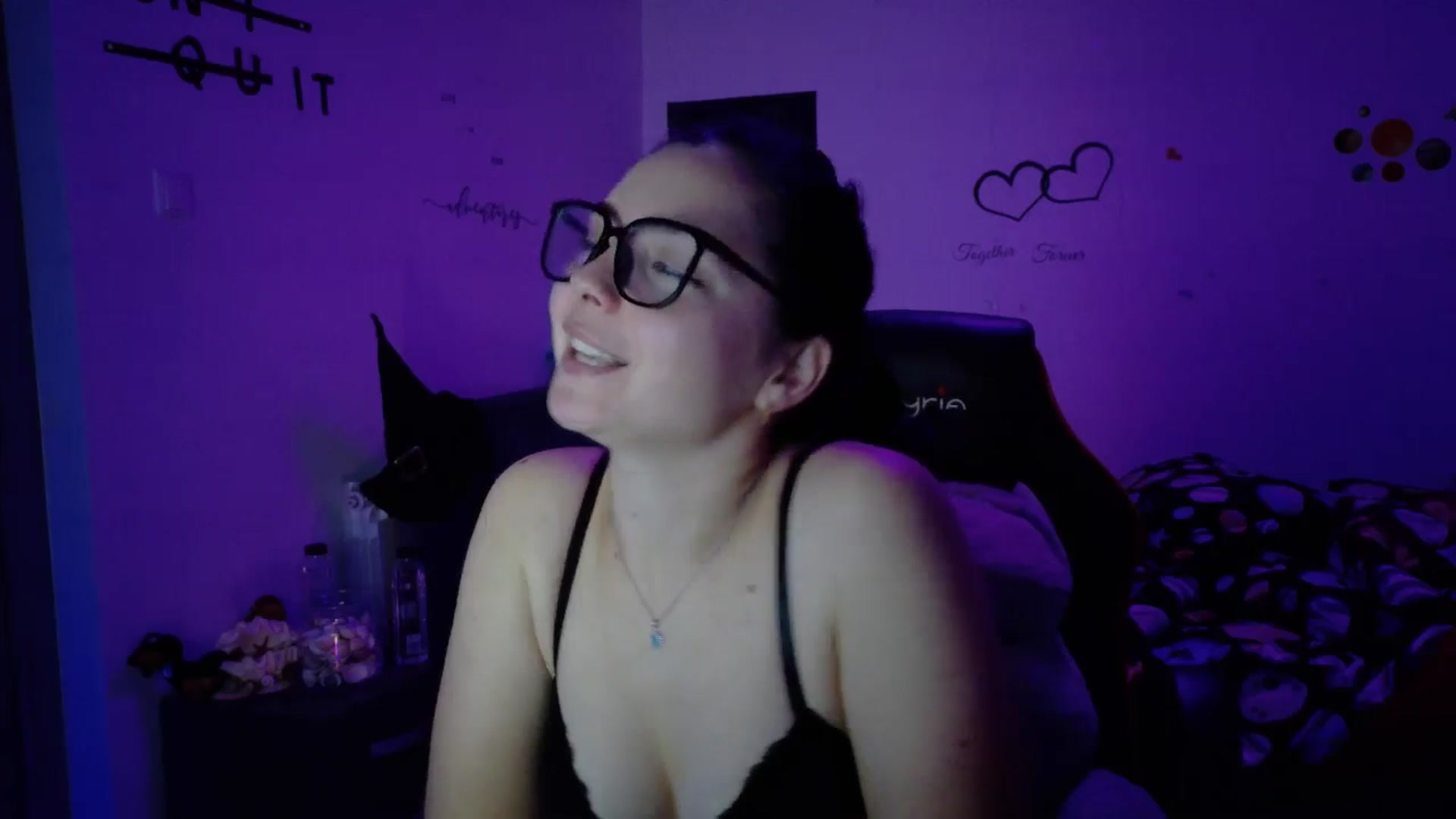 Gallery image thumbnail from YreneA's myfreecams stream on, 11/09/2025, 09:17 image 3 of 20