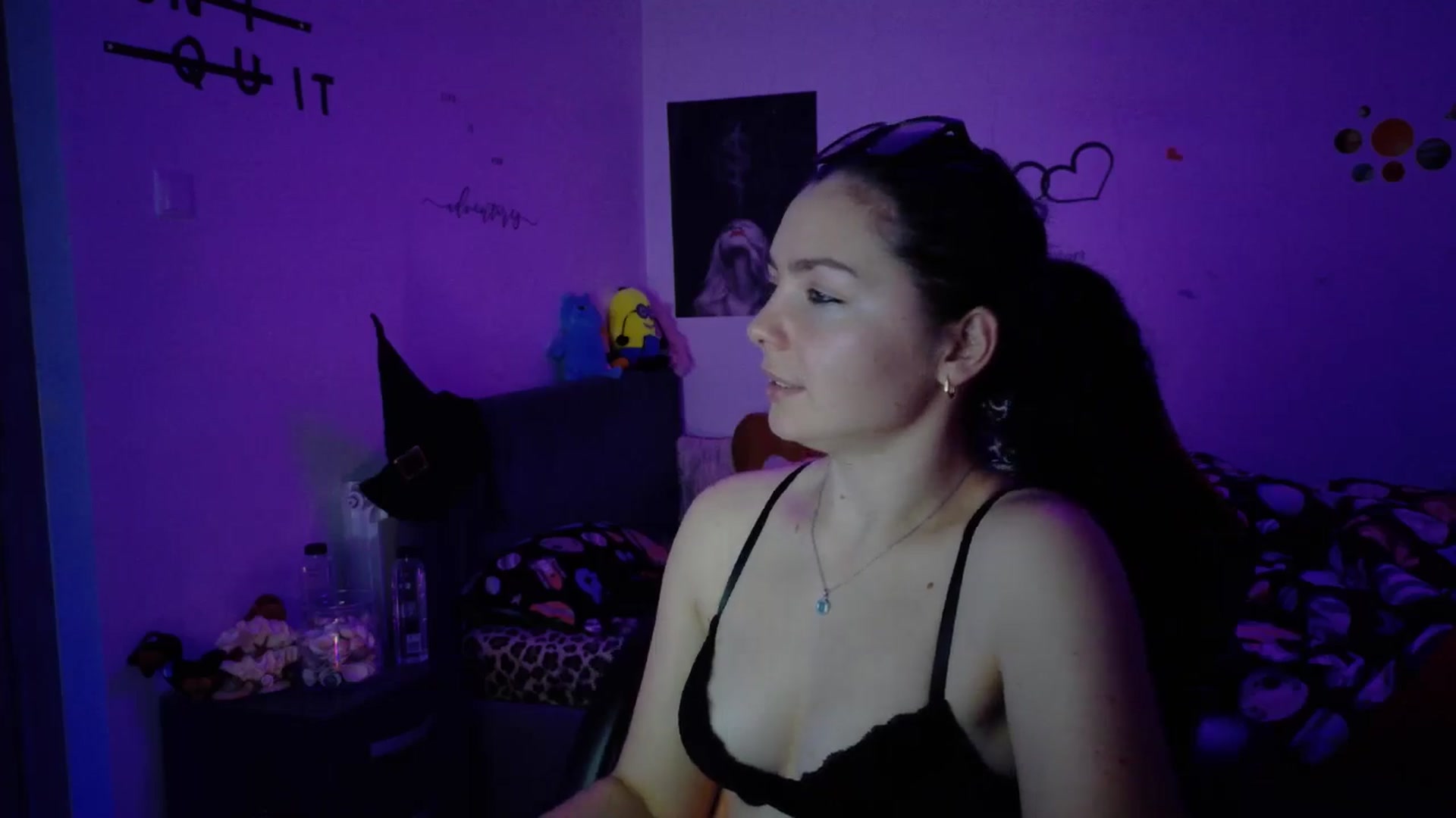 Gallery image thumbnail from YreneA's myfreecams stream on, 11/09/2025, 09:17 image 2 of 20