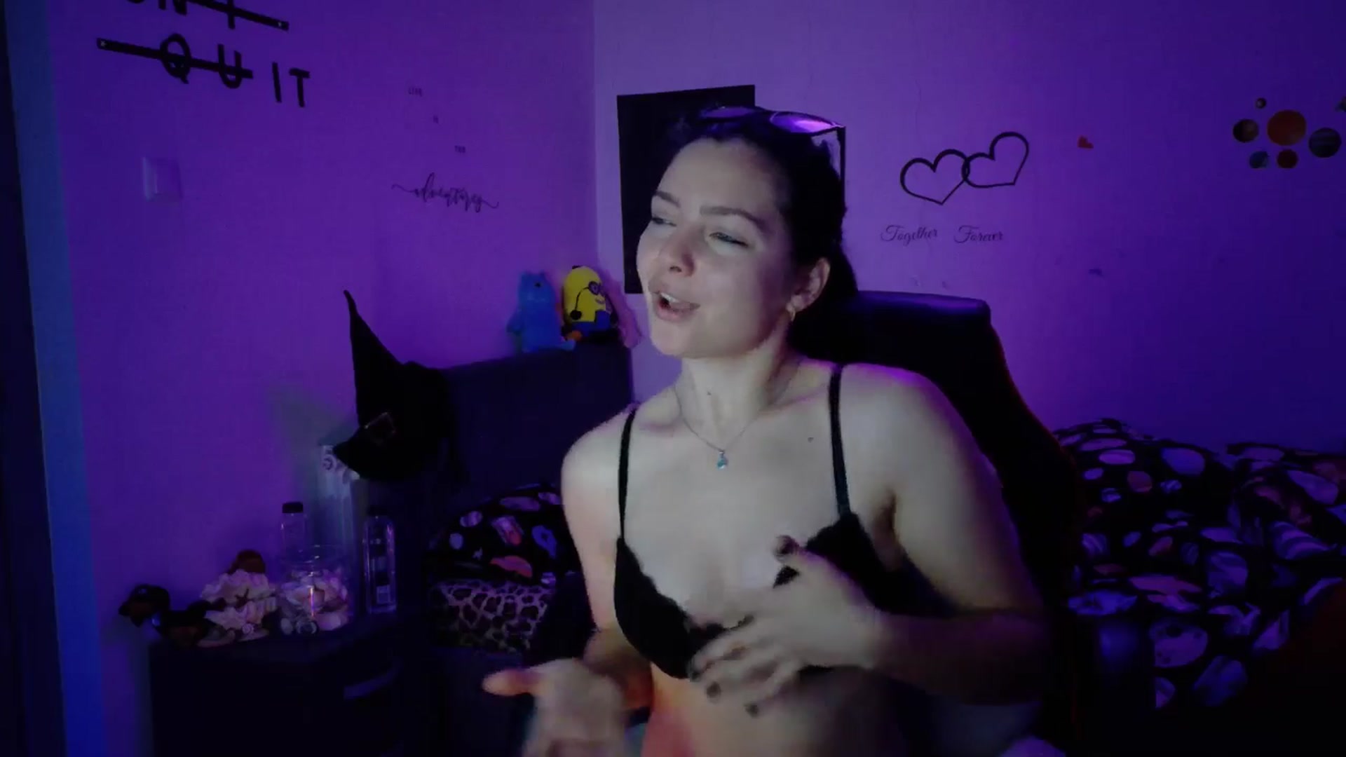 Gallery image thumbnail from YreneA's myfreecams stream on, 11/09/2025, 09:17 image 4 of 20