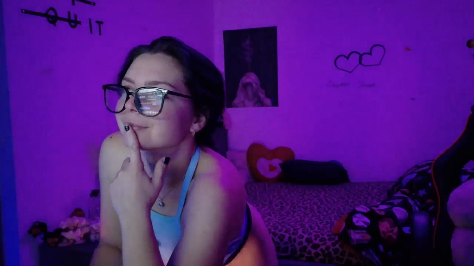Gallery image thumbnail from YreneA's myfreecams stream on, 11/09/2025, 19:49 image 7 of 20