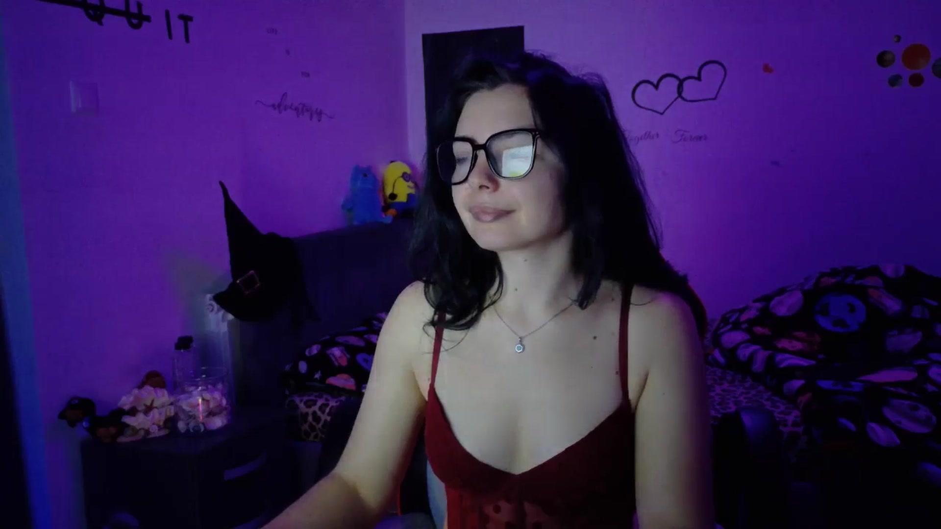 Gallery image thumbnail from YreneA's myfreecams stream on, 11/10/2025, 08:25 image 6 of 20