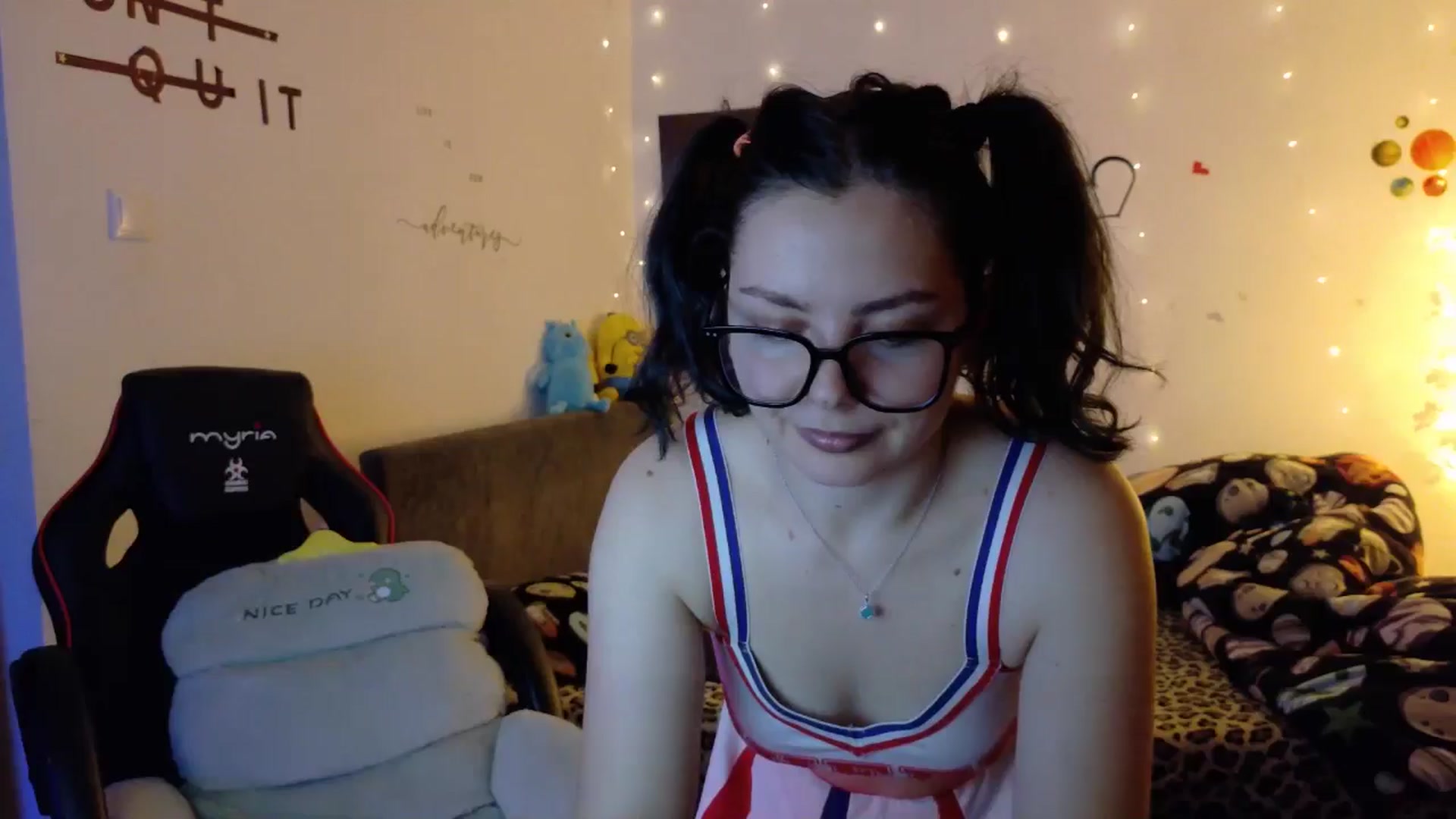 Gallery image thumbnail from YreneA's myfreecams stream on, 11/10/2025, 19:16 image 6 of 20