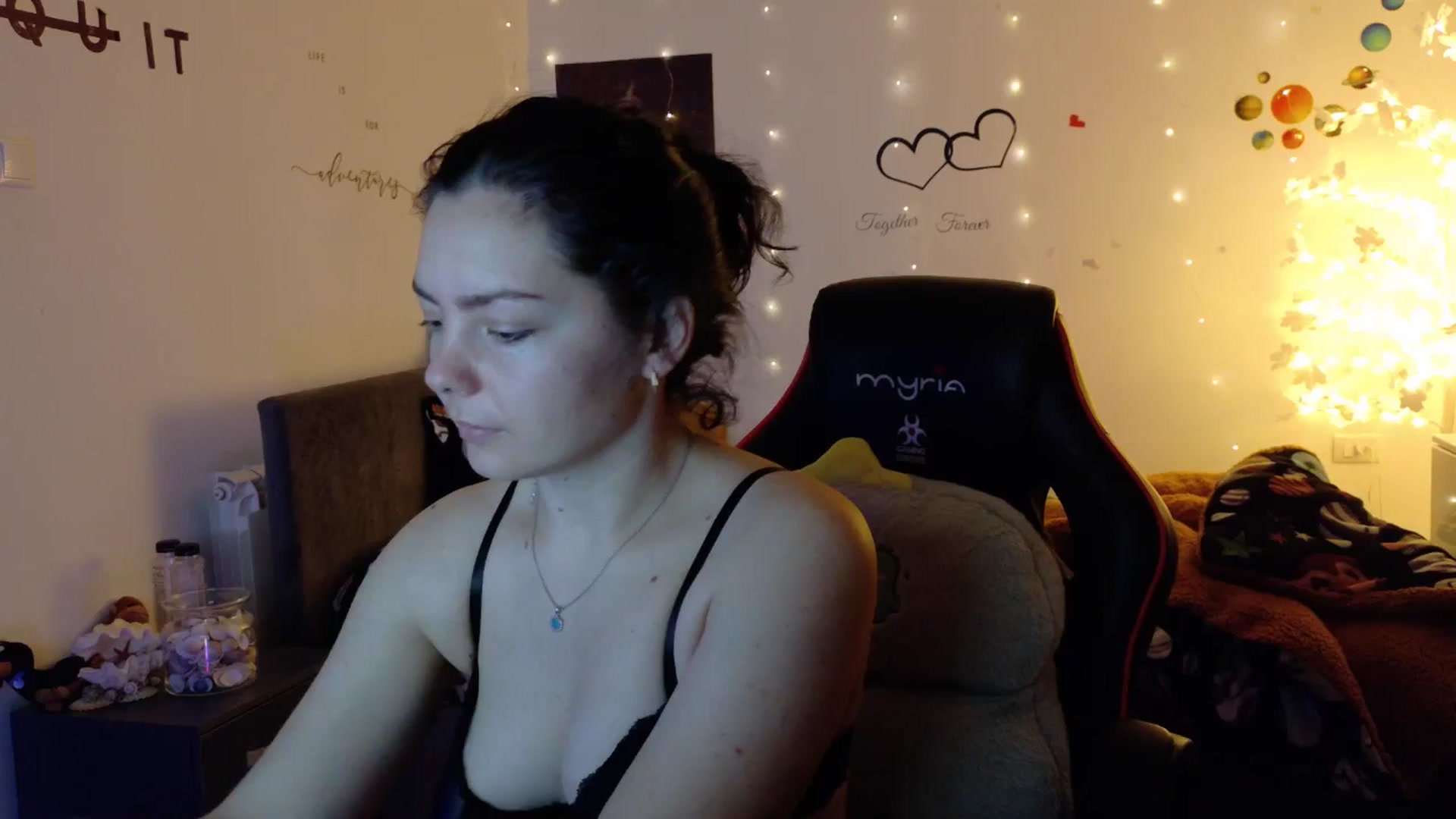 Gallery image thumbnail from YreneA's myfreecams stream on, 11/11/2025, 06:29 image 1 of 20
