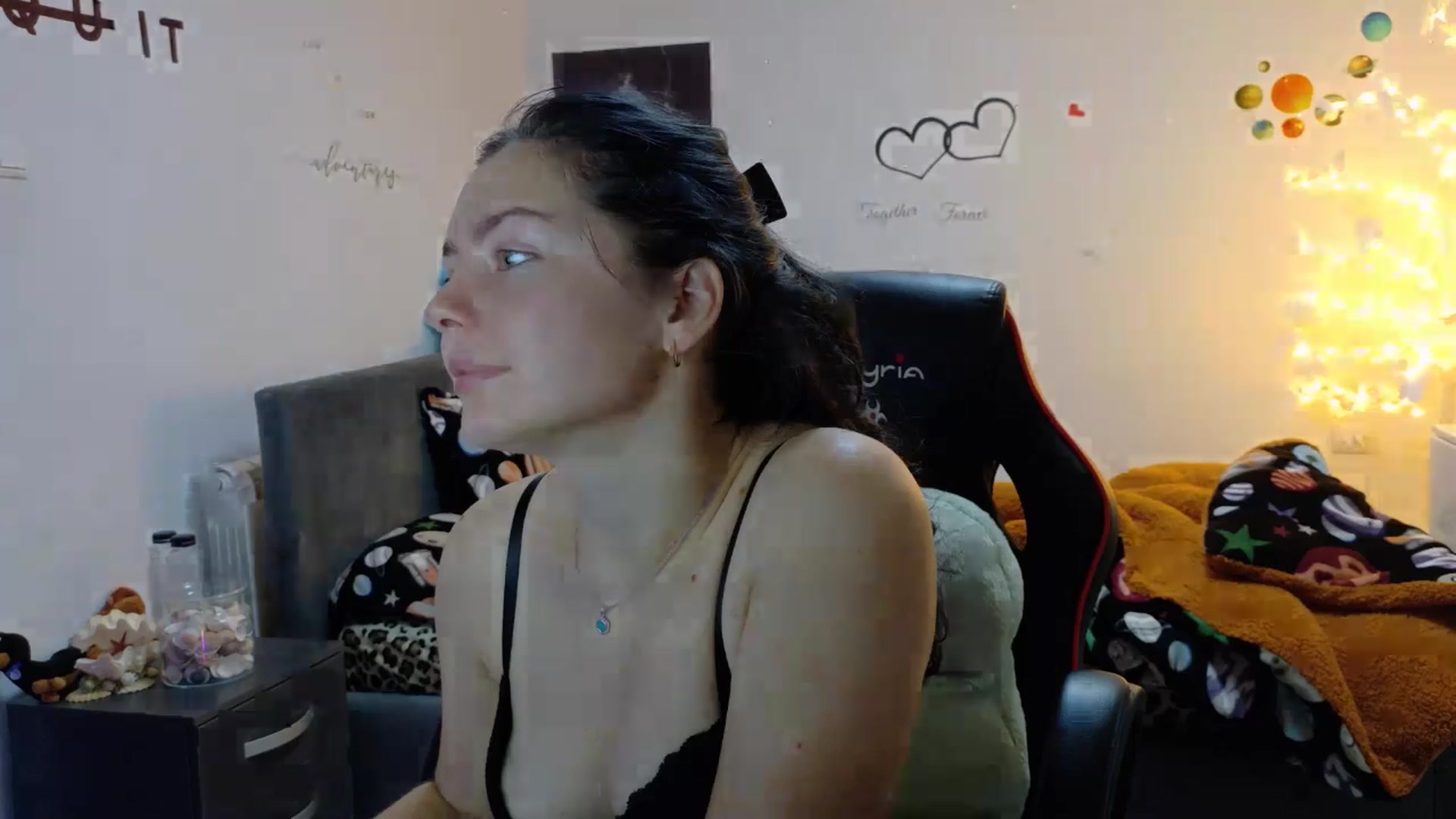 Gallery image thumbnail from YreneA's myfreecams stream on, 11/11/2025, 06:29 image 19 of 20