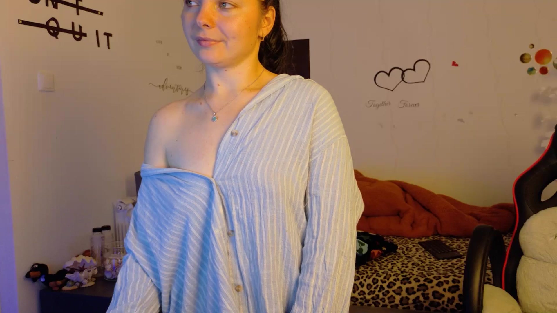 Gallery image thumbnail from YreneA's myfreecams stream on, 11/15/2025, 19:49 image 14 of 20